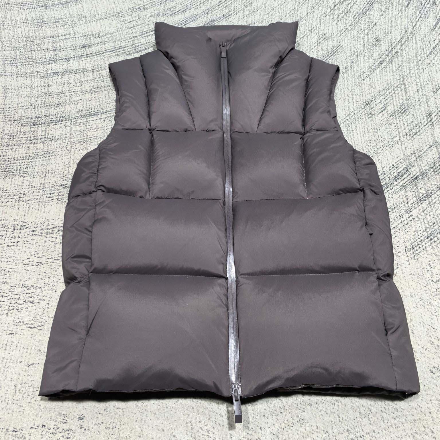 Moncler Padded Quilted Gilet - DesignerGu