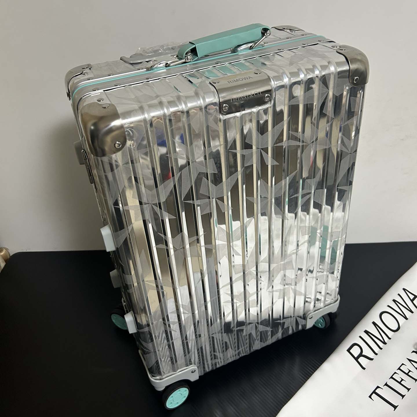 Rimowa x Tiffany&CO Luggage    - DesignerGu