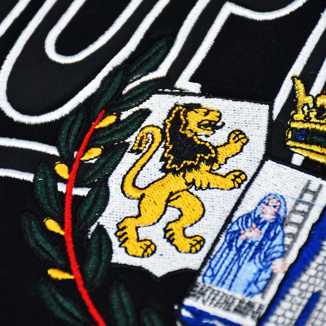 Supreme Crest Appliqué Half Zip Pullover 'Black' - DesignerGu