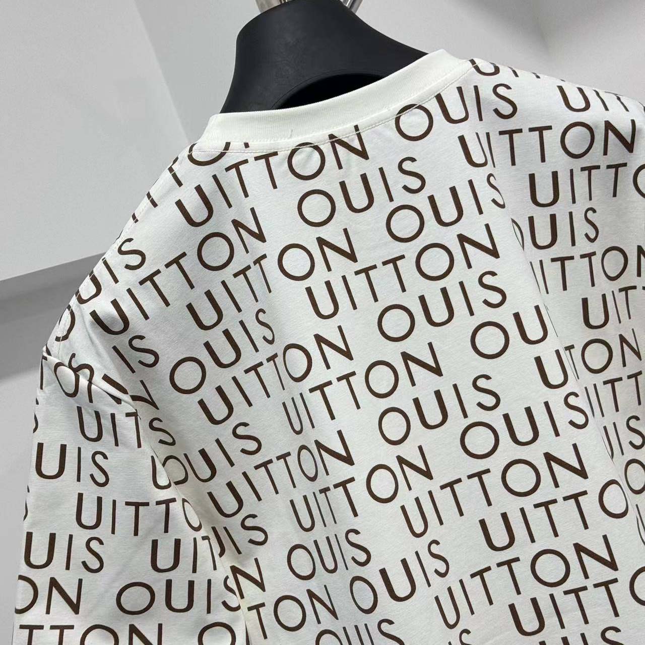Louis Vuitton T-Shirt  - DesignerGu