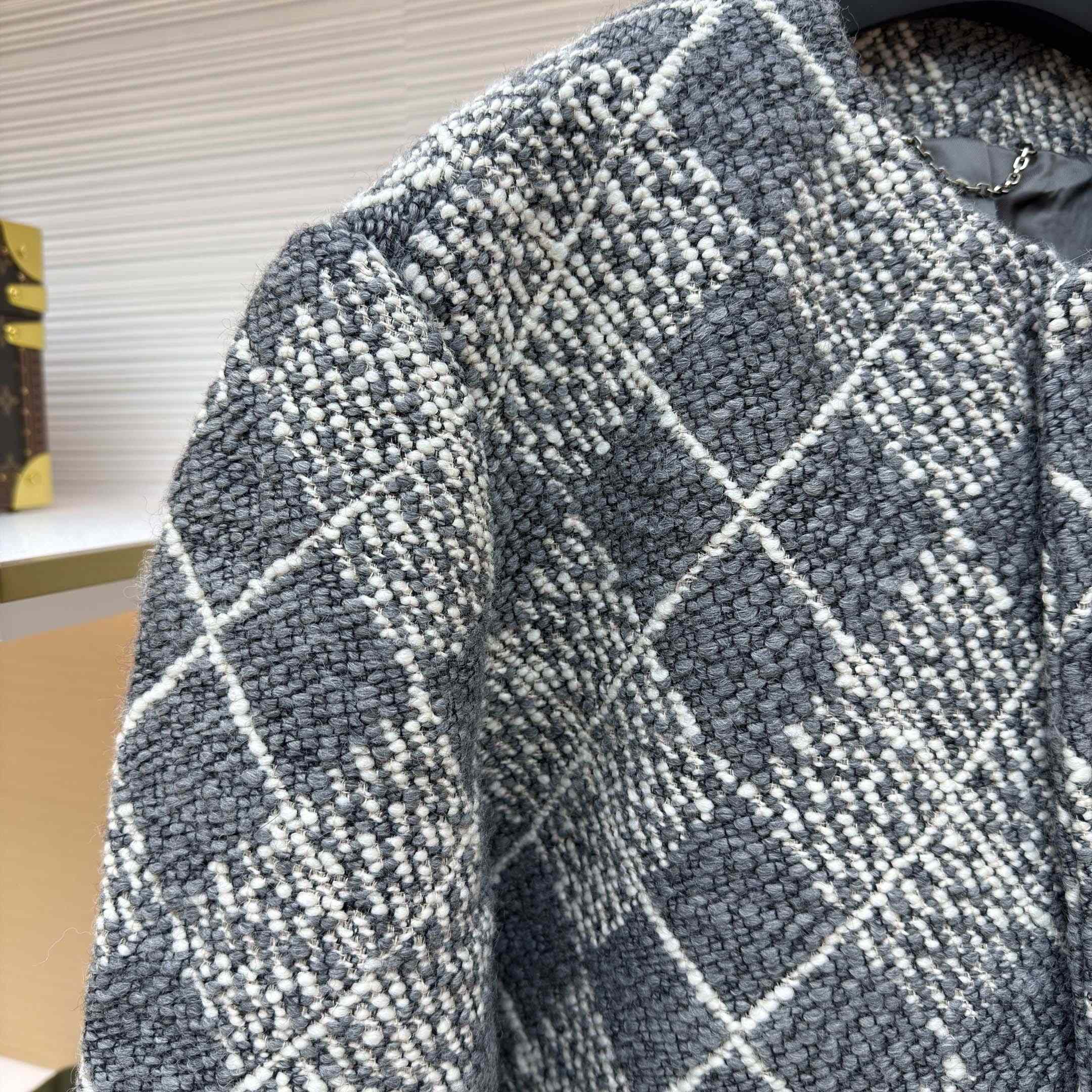 Louis Vuitton Chic Collarless Wool Jacket - DesignerGu