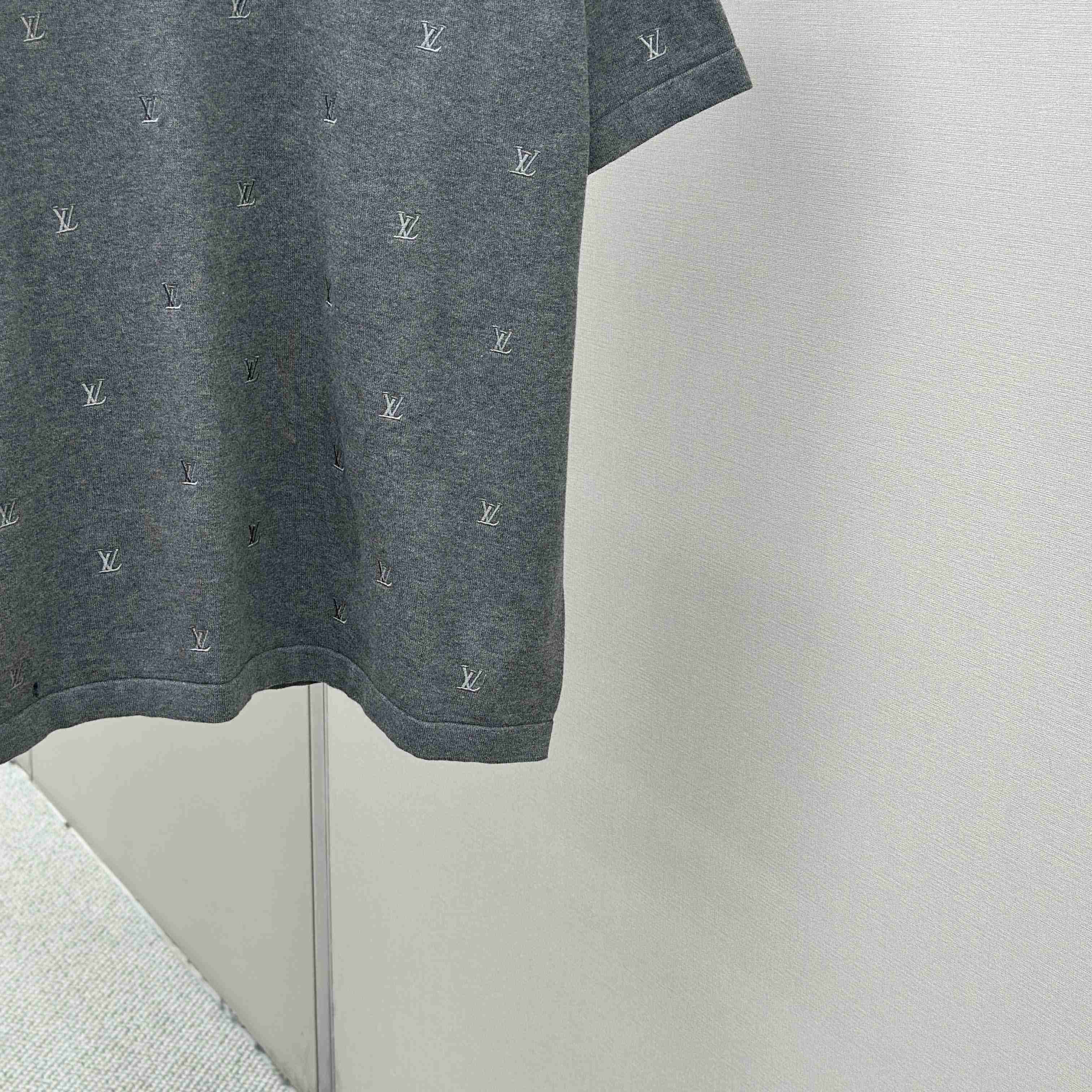 Louis Vuitton LV Blason Embroidered Short-Sleeved Crewneck - DesignerGu