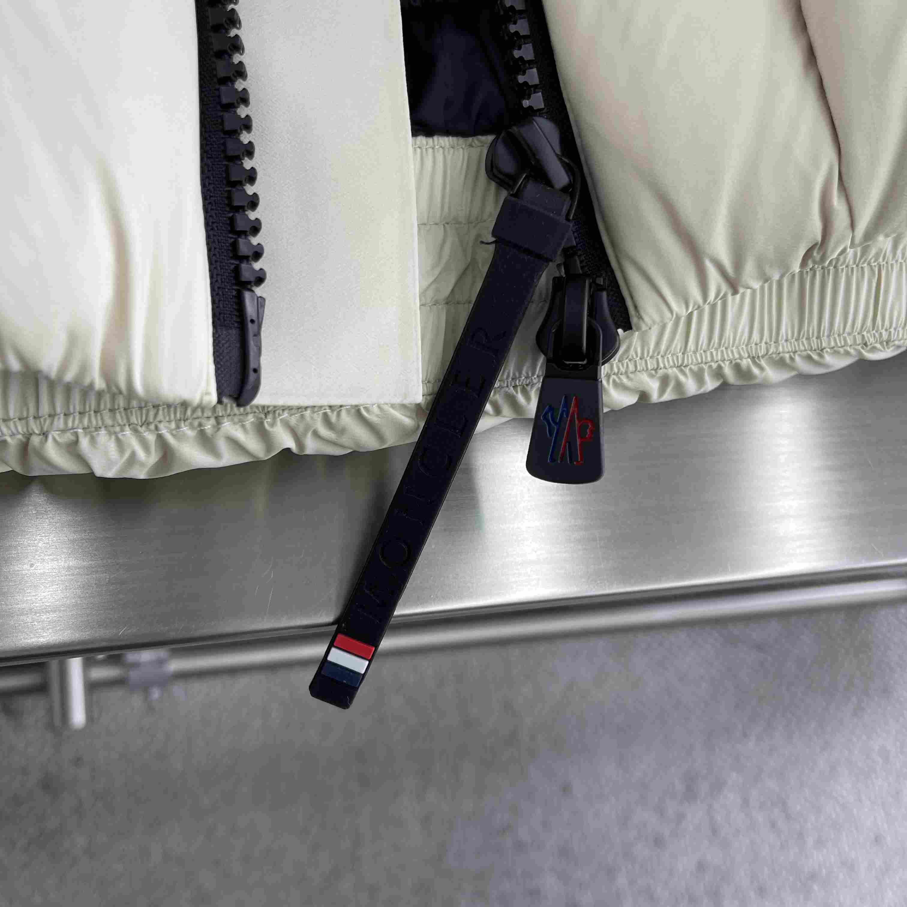 Moncler Cherferie Down Ski Jacket - DesignerGu