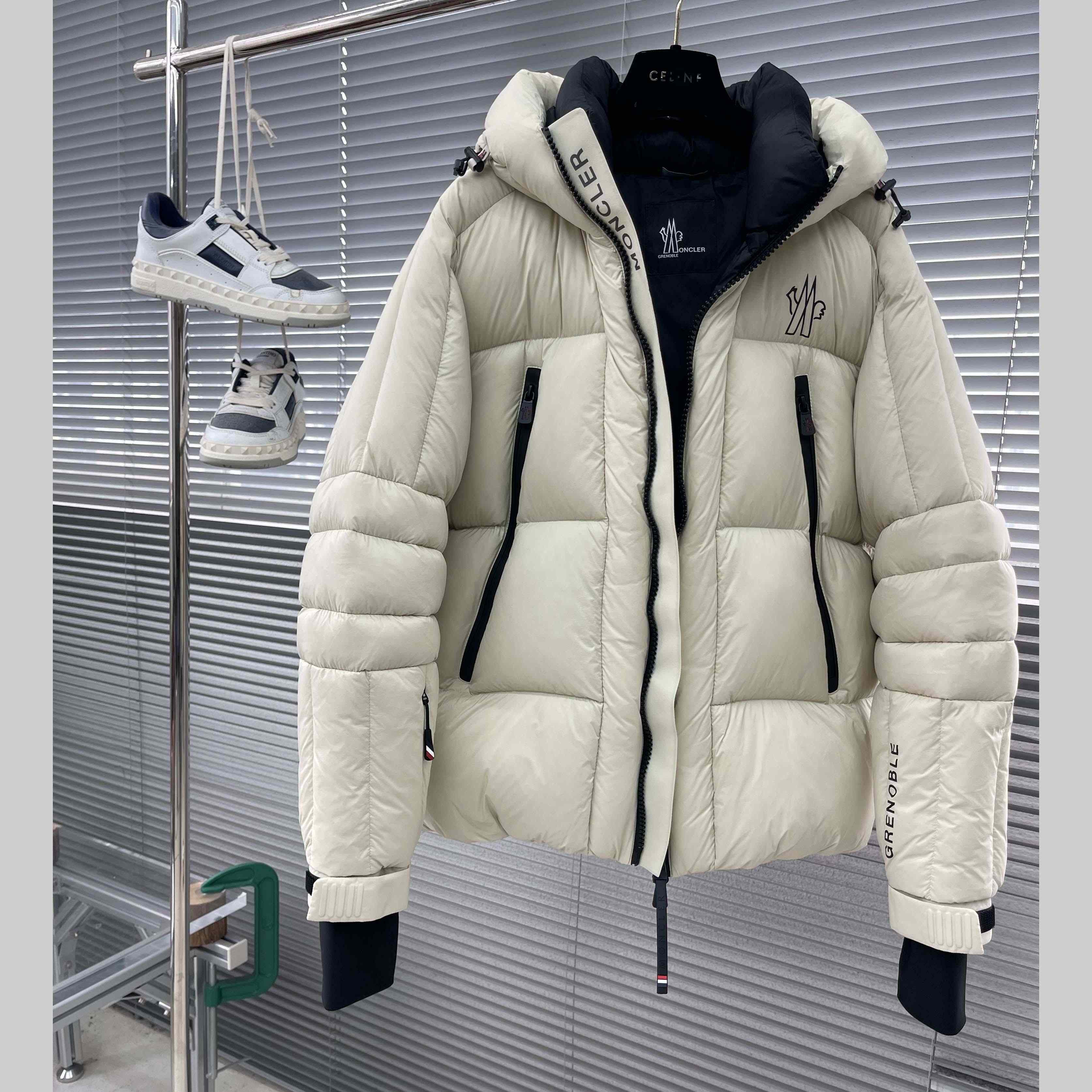 Moncler Cherferie Down Ski Jacket - DesignerGu