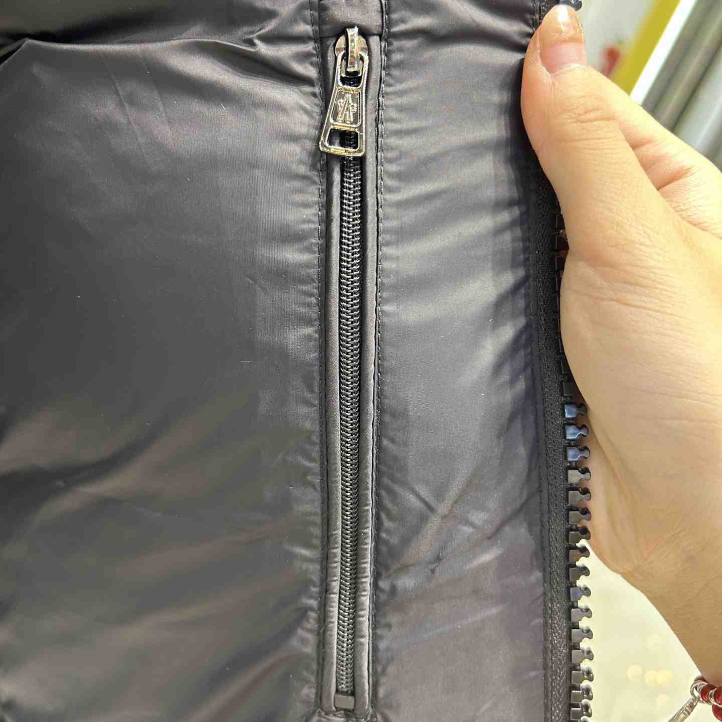 Moncler Maya Matte Short Down Jacket - DesignerGu