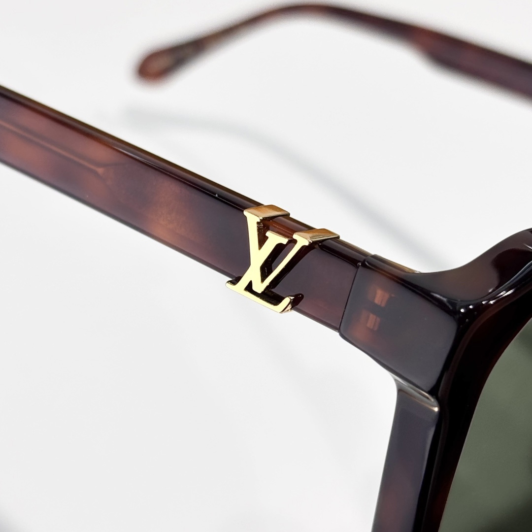 Louis Vuitton LV Hit Large Square Sunglasses   Z3059U - DesignerGu