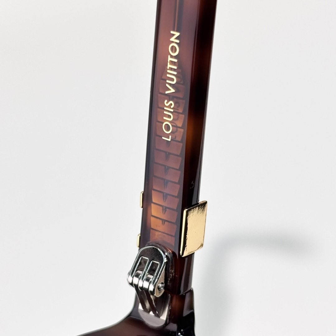 Louis Vuitton LV Hit Large Square Sunglasses   Z3059U - DesignerGu