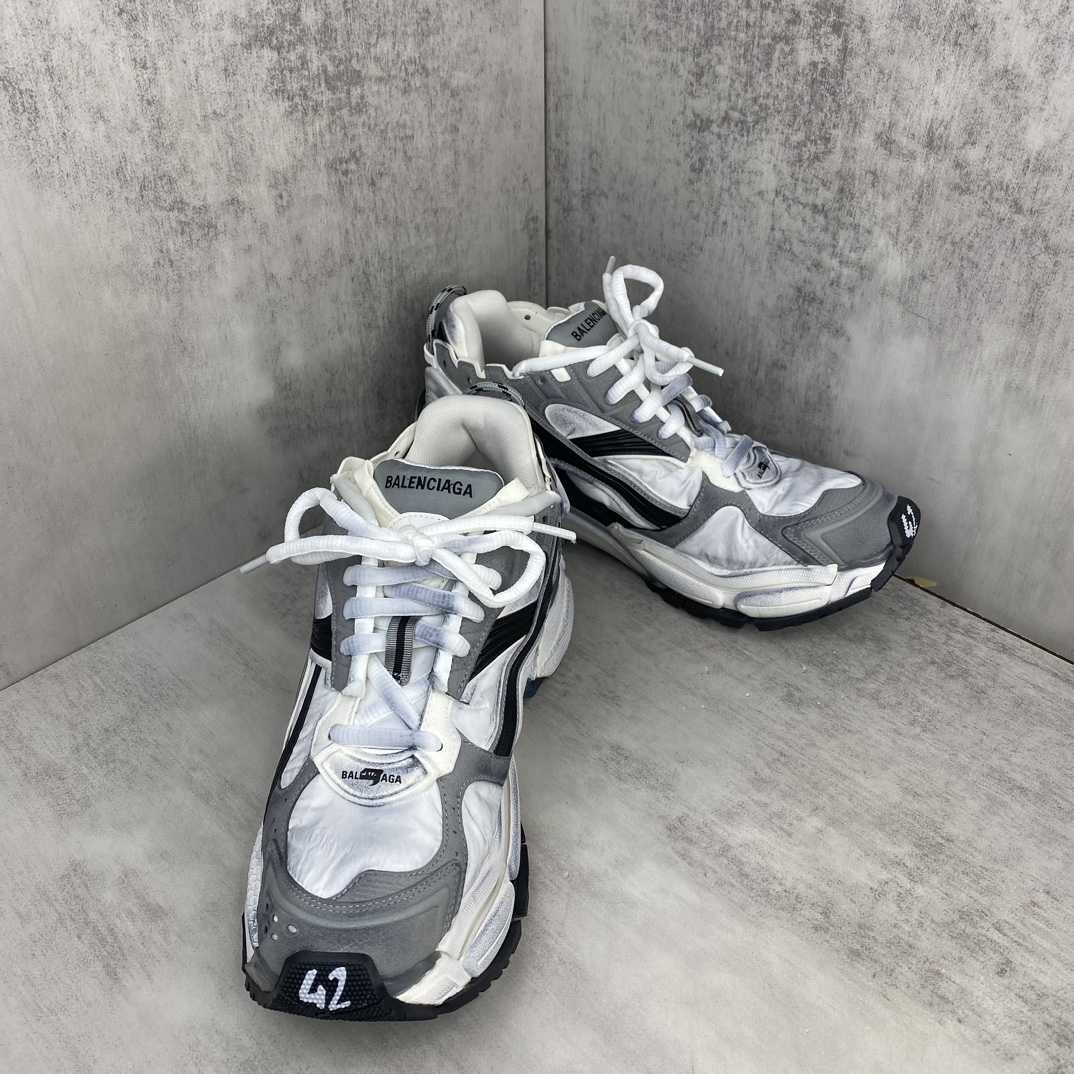 Balenciaga Runner Sneakers - DesignerGu