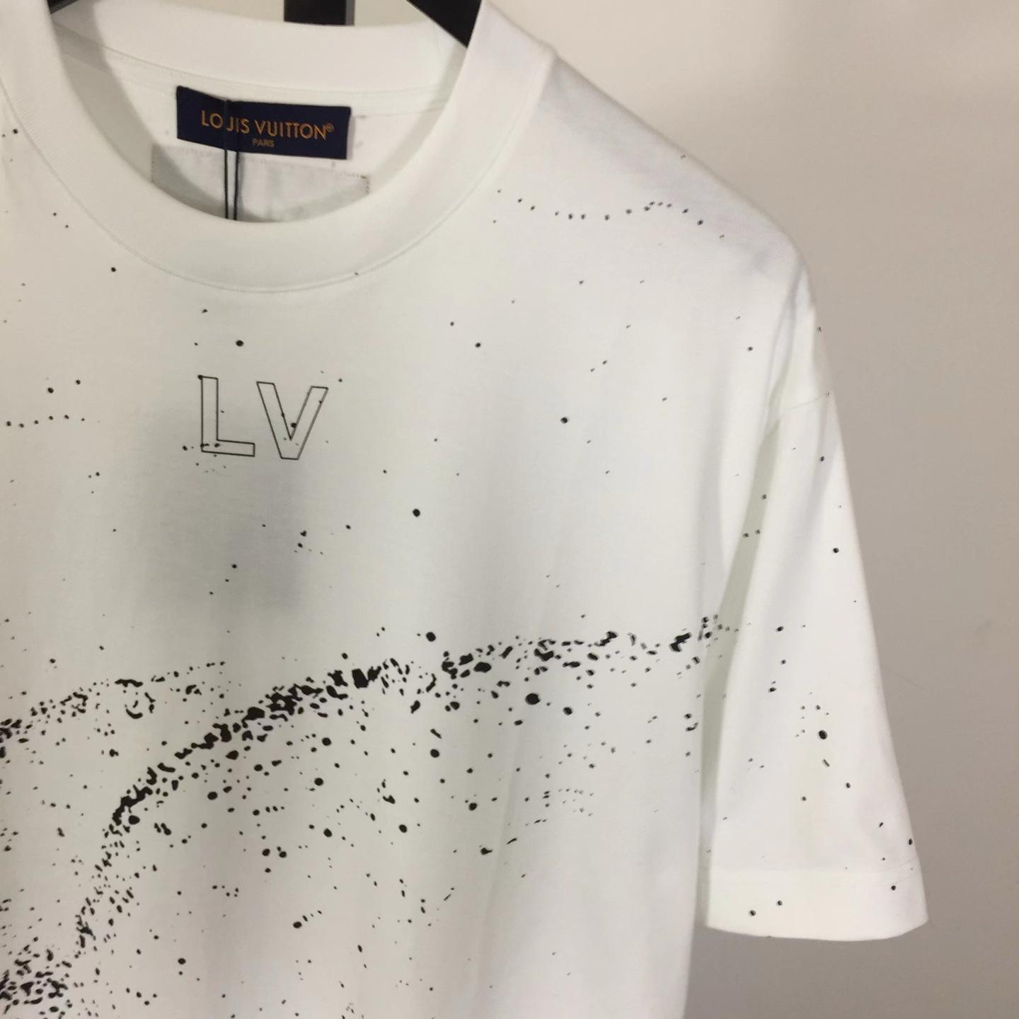 Louis Vuitton T-shirt  - DesignerGu