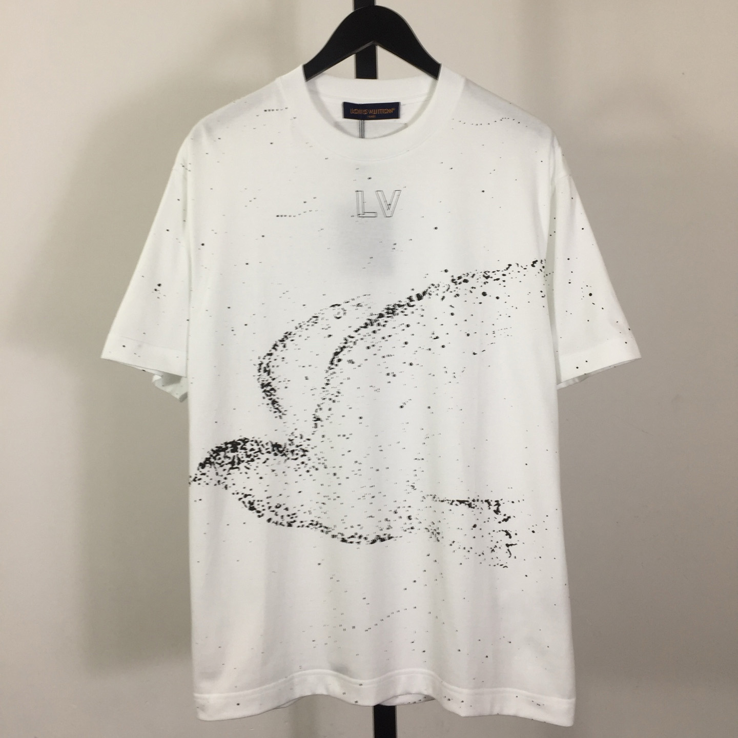 Louis Vuitton T-shirt  - DesignerGu