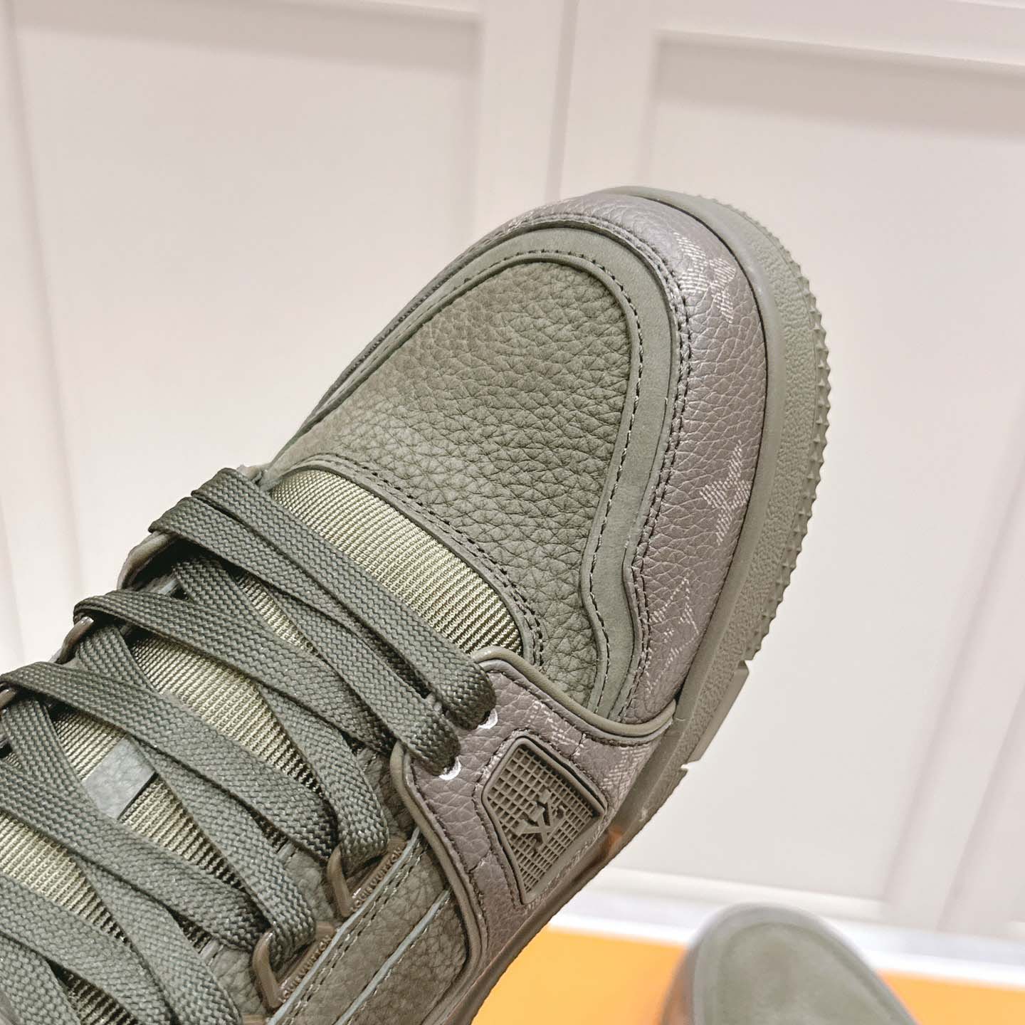 Louis Vuitton LV Trainer Sneaker  1AHA05 - DesignerGu