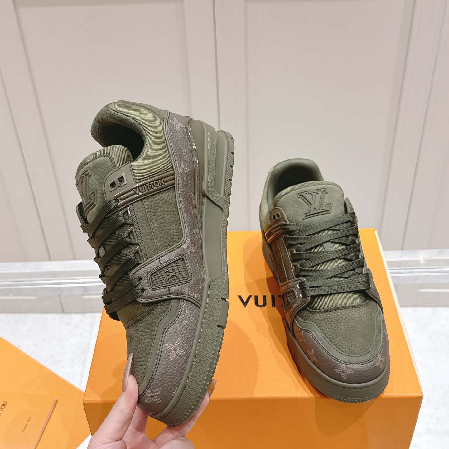 Louis Vuitton LV Trainer Sneaker  1AHA05 - DesignerGu