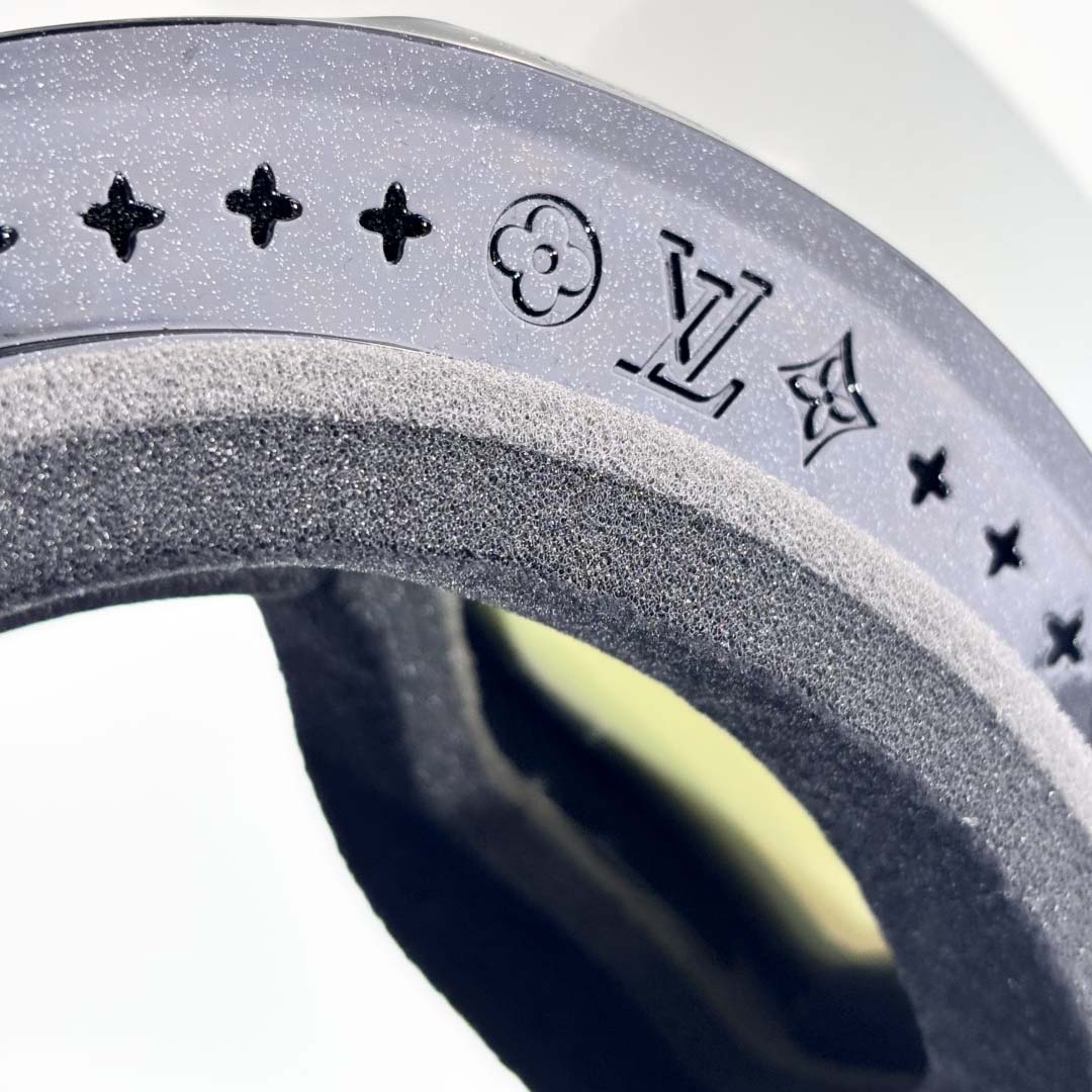 Louis Vuitton LV Snow Gradient Mask - DesignerGu