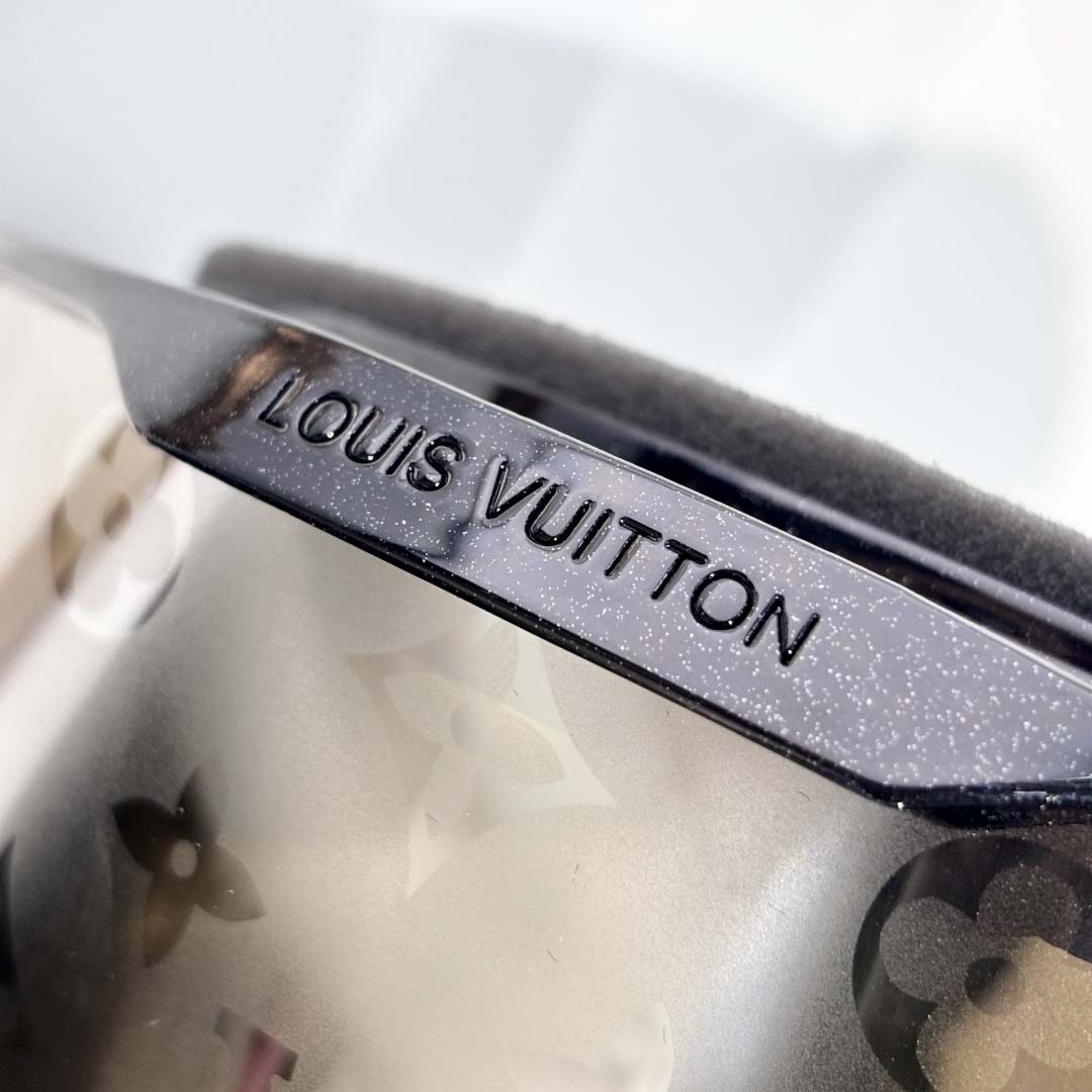 Louis Vuitton LV Snow Gradient Mask - DesignerGu