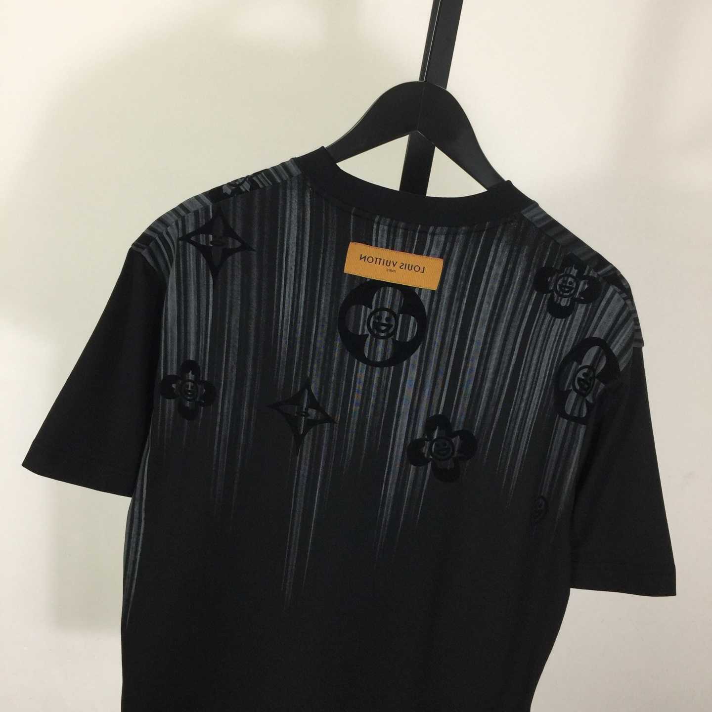 Louis Vuitton T-shirt Monogram - DesignerGu