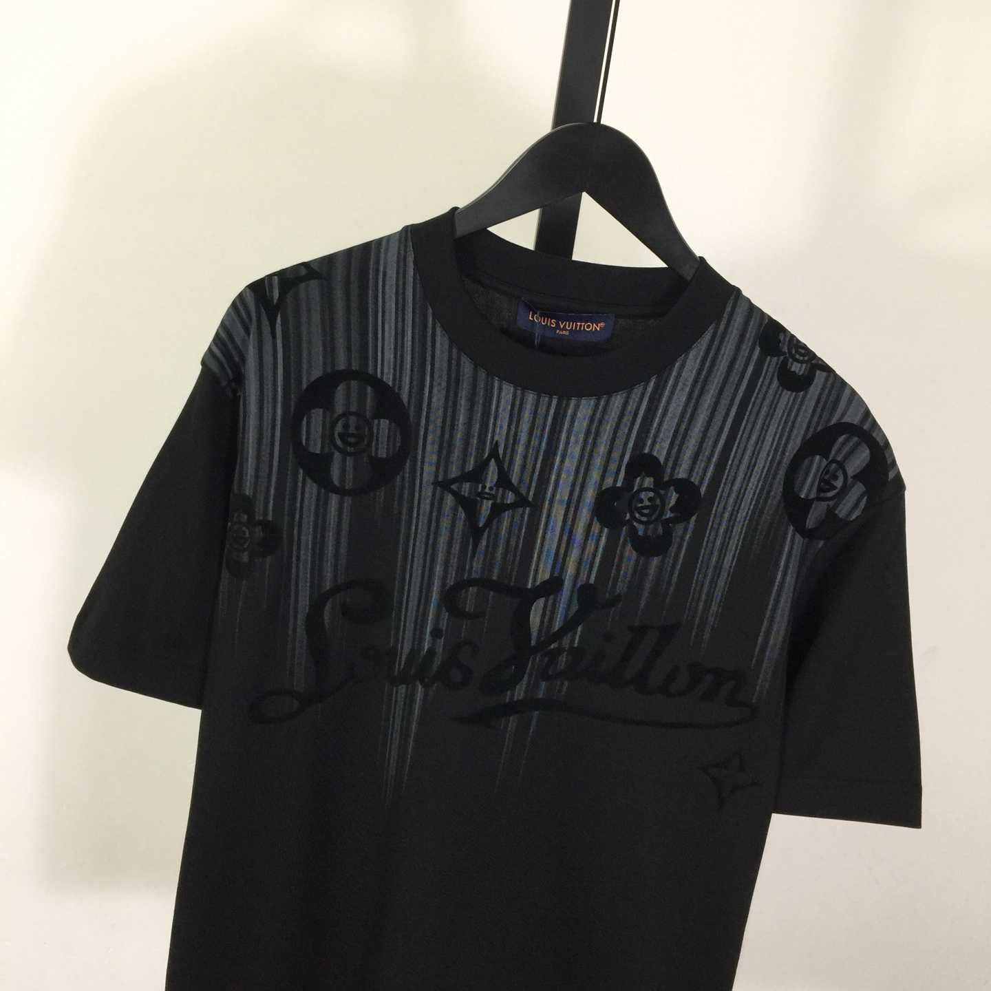 Louis Vuitton T-shirt Monogram - DesignerGu