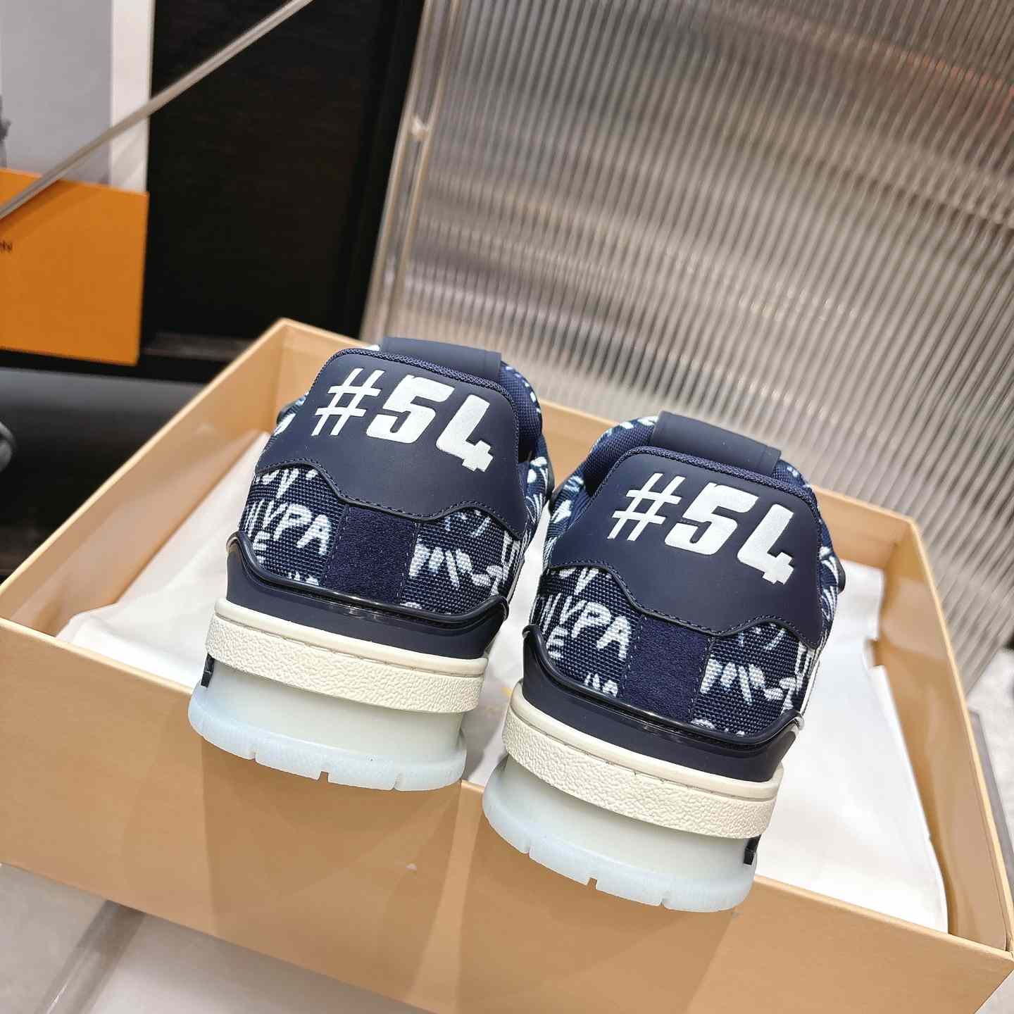 Louis Vuitton LV Trainer Sneaker    1AIKQ4 - DesignerGu