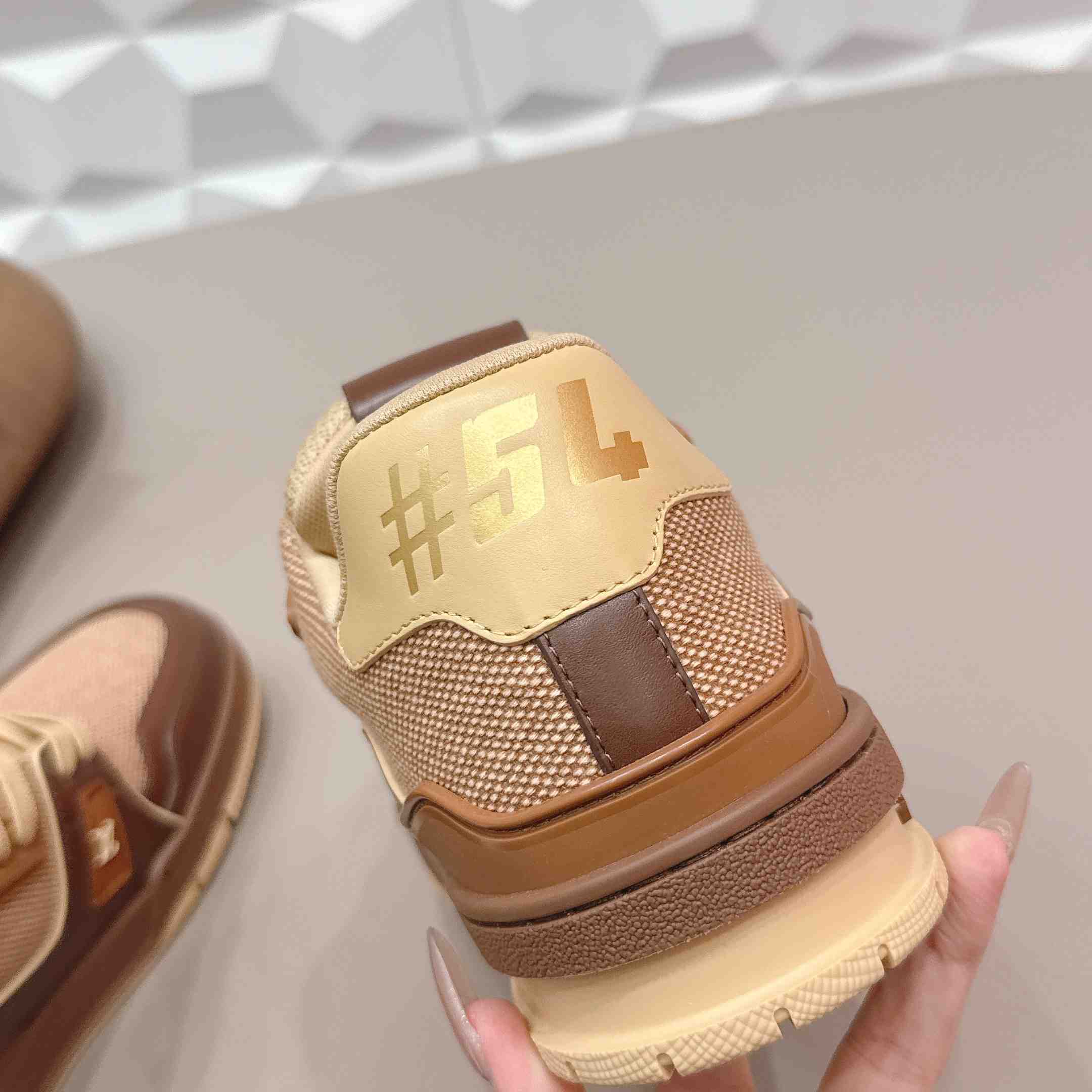 Louis Vuitton Trainer Sneaker 1AJ479 - DesignerGu