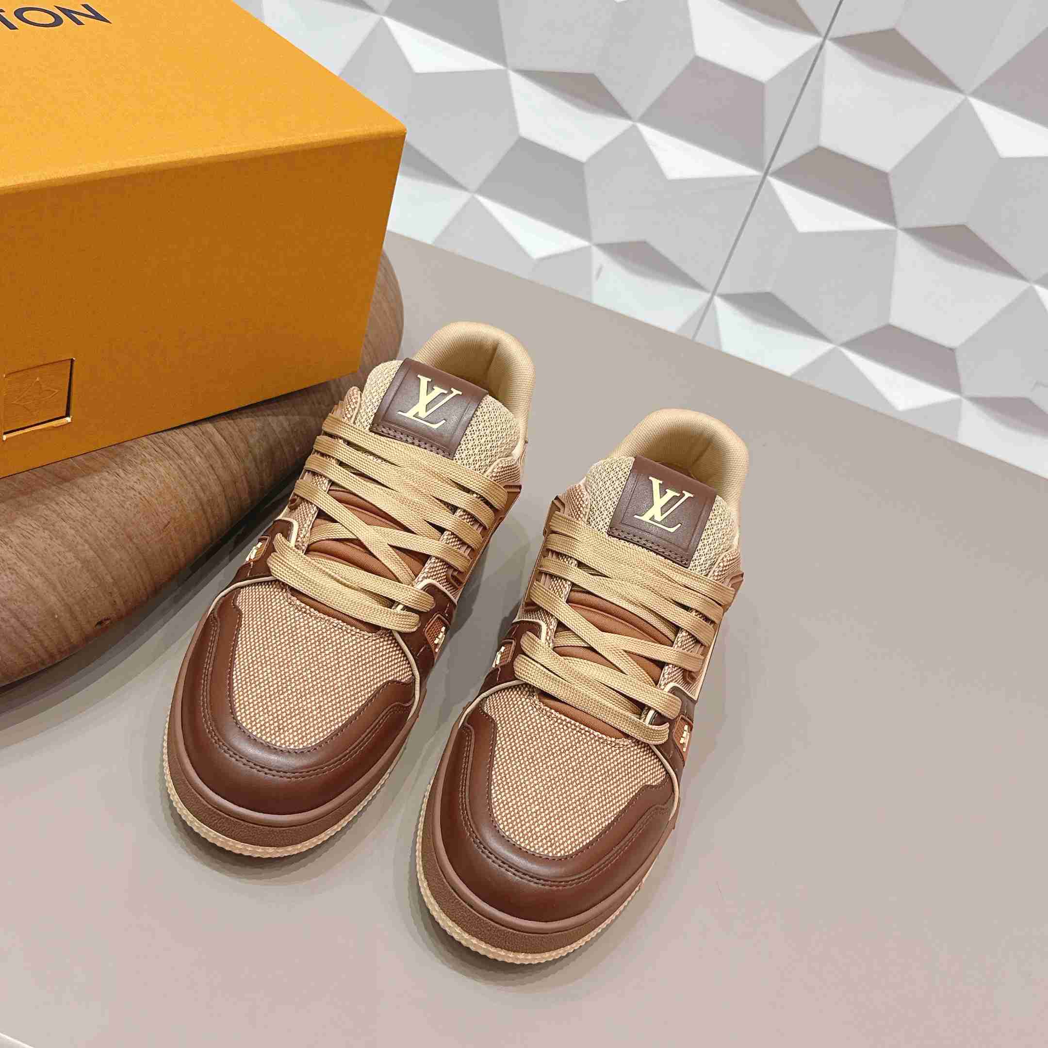 Louis Vuitton Trainer Sneaker 1AJ479 - DesignerGu