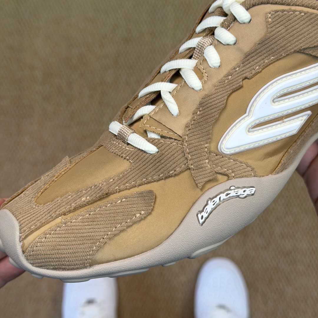 Balenciaga MONDAY ULTRA SNEAKER IN BEIGE/WHITE - DesignerGu