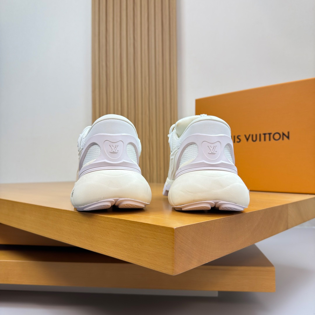 Louis Vuitton Summit Sneaker 1AJAEJ - DesignerGu