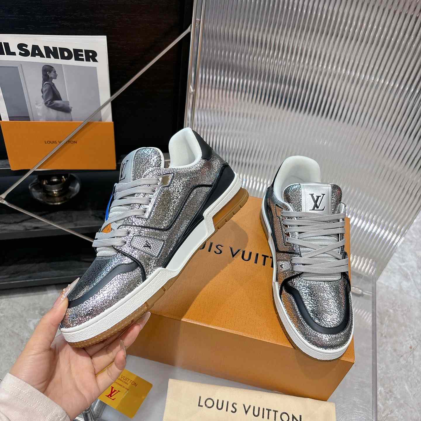 Louis Vuitton LV Trainer Sneaker    1AJ979 - DesignerGu