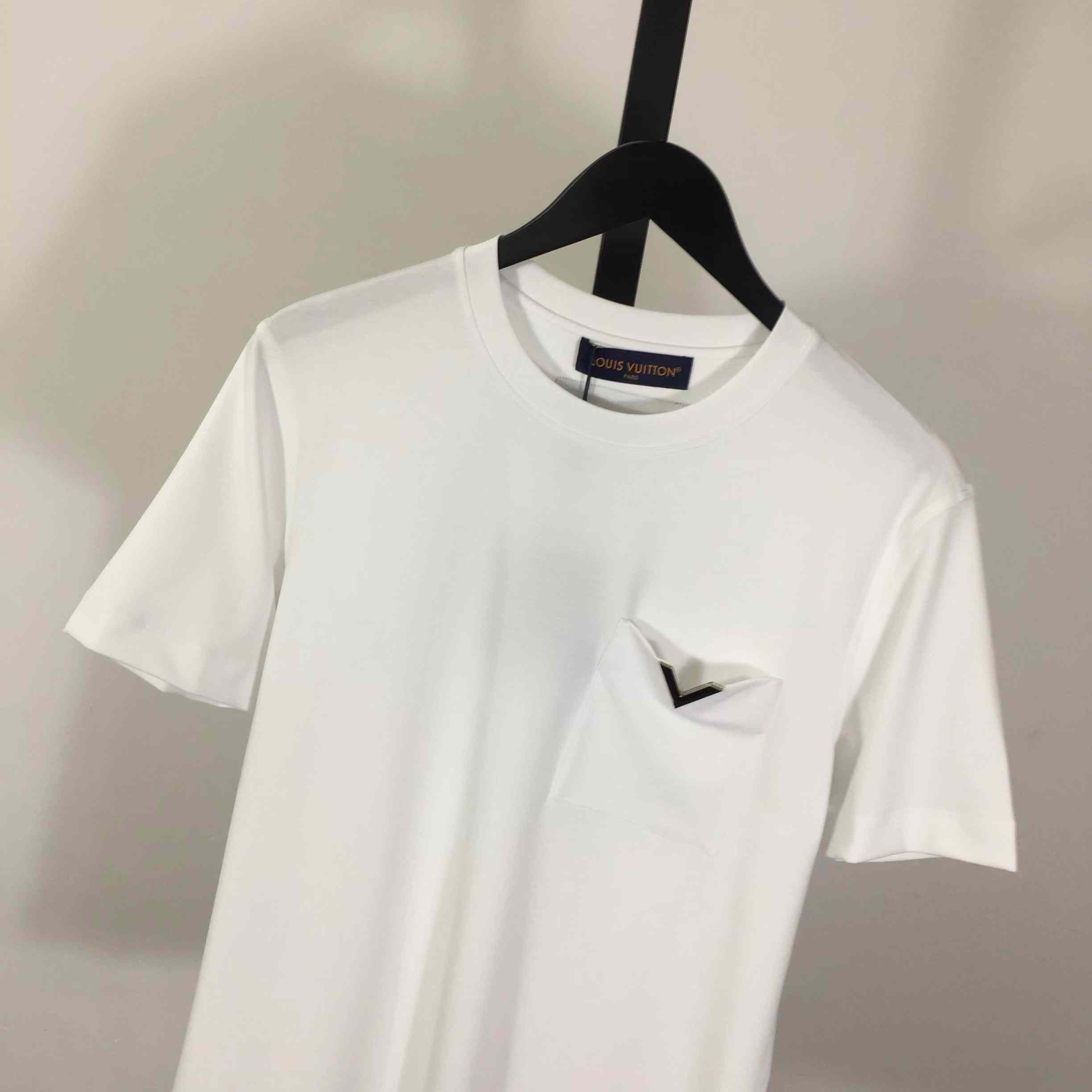 Louis Vuitton V Pocket Logo T-shirt - DesignerGu