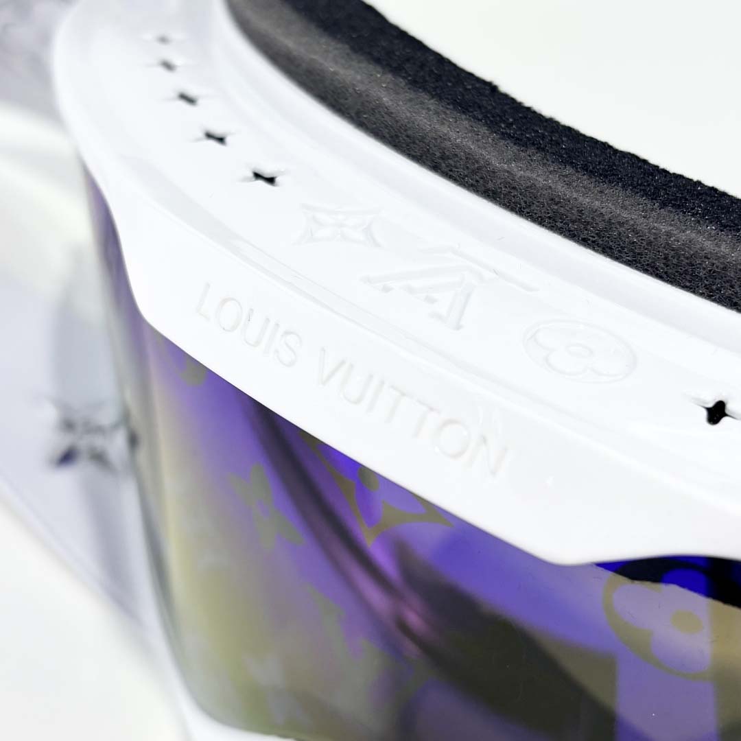 Louis Vuitton LV Snow Gradient Mask - DesignerGu