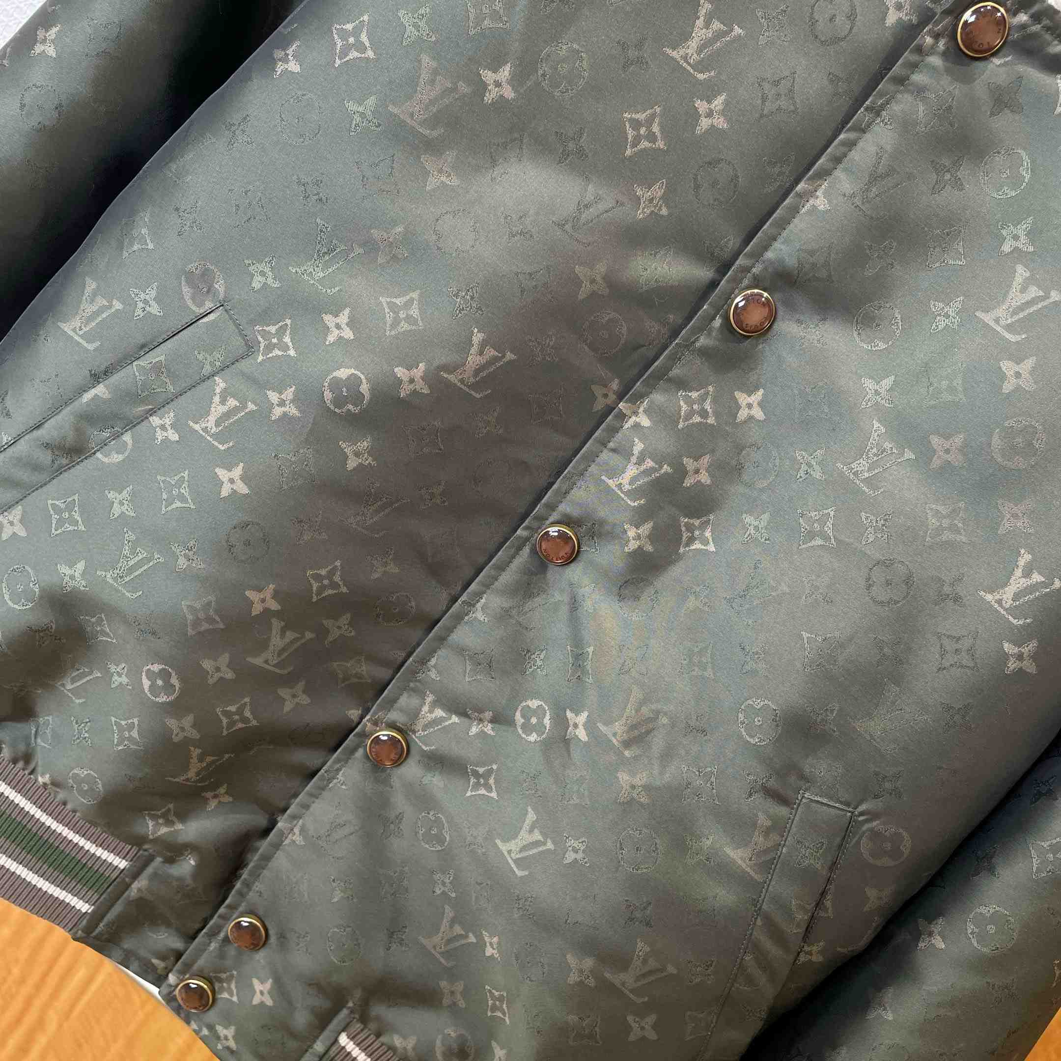 Louis Vuitton Monogram Bomber 1AJBDT - DesignerGu