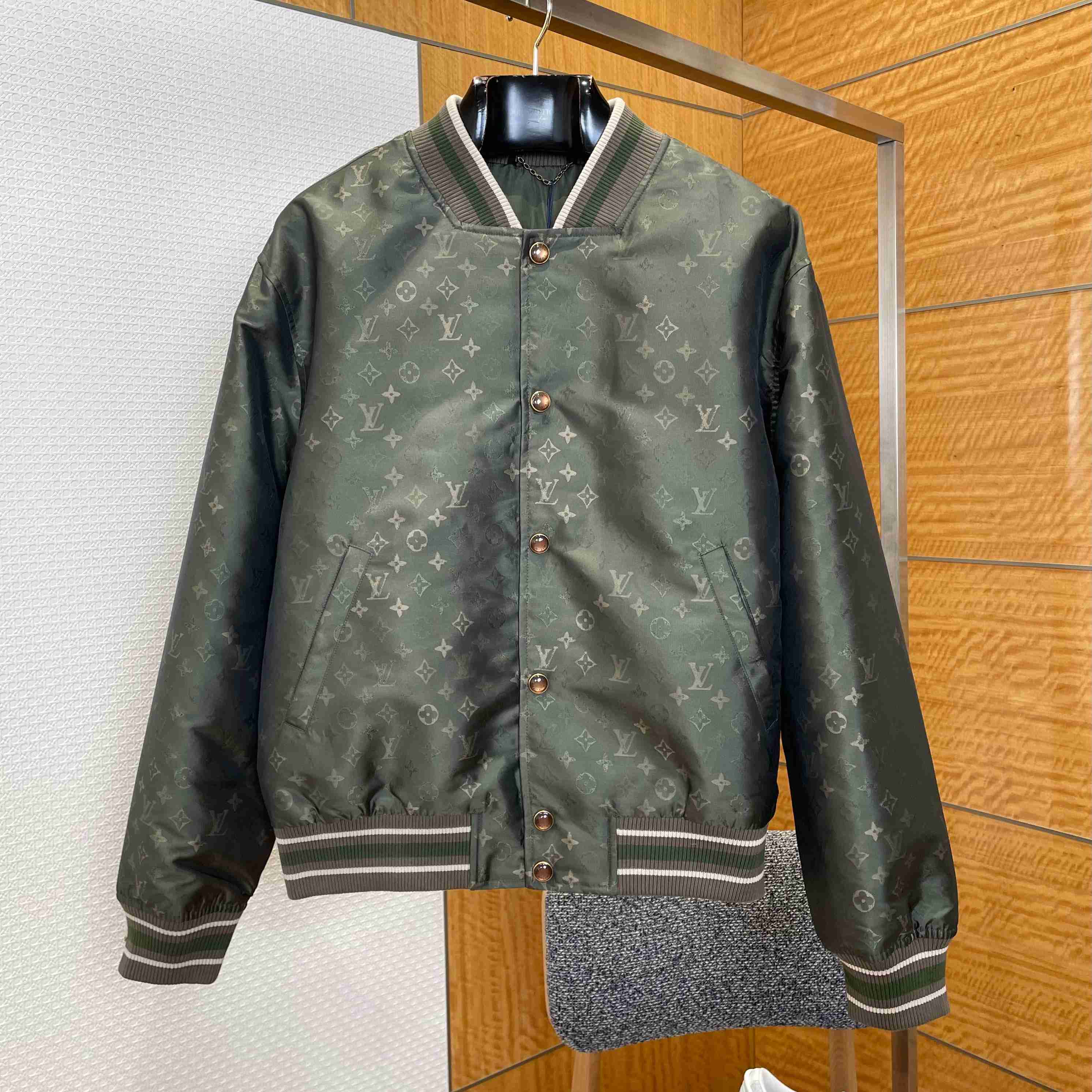 Louis Vuitton Monogram Bomber 1AJBDT - DesignerGu