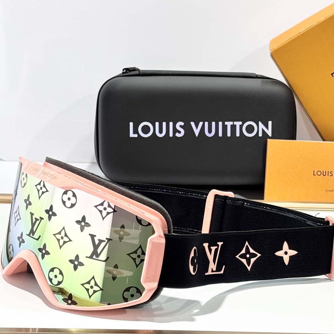 Louis Vuitton LV Snow Gradient Mask - DesignerGu