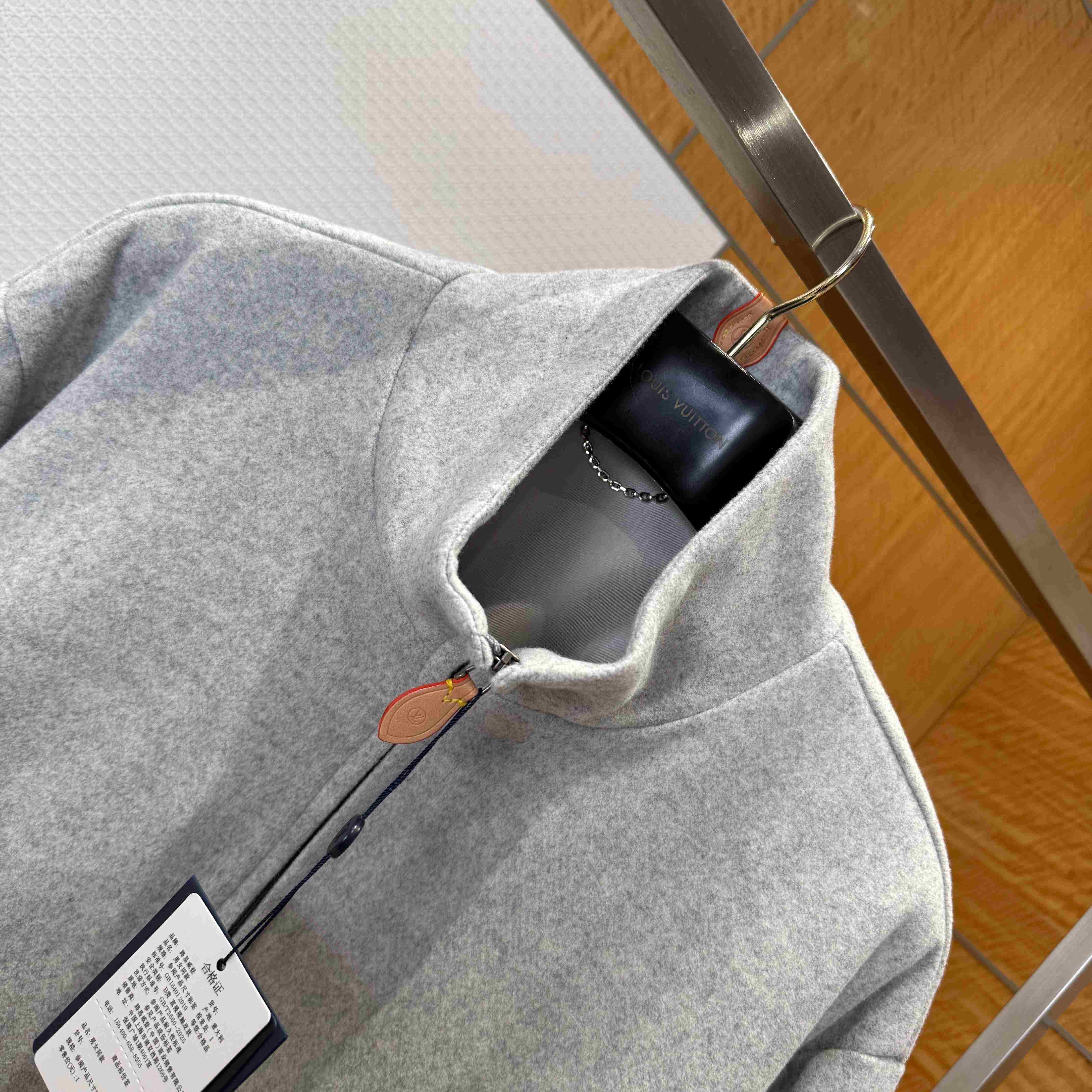 Louis Vuitton Double Face Cashmere-Wool Track Top 1AJSJ8 - DesignerGu