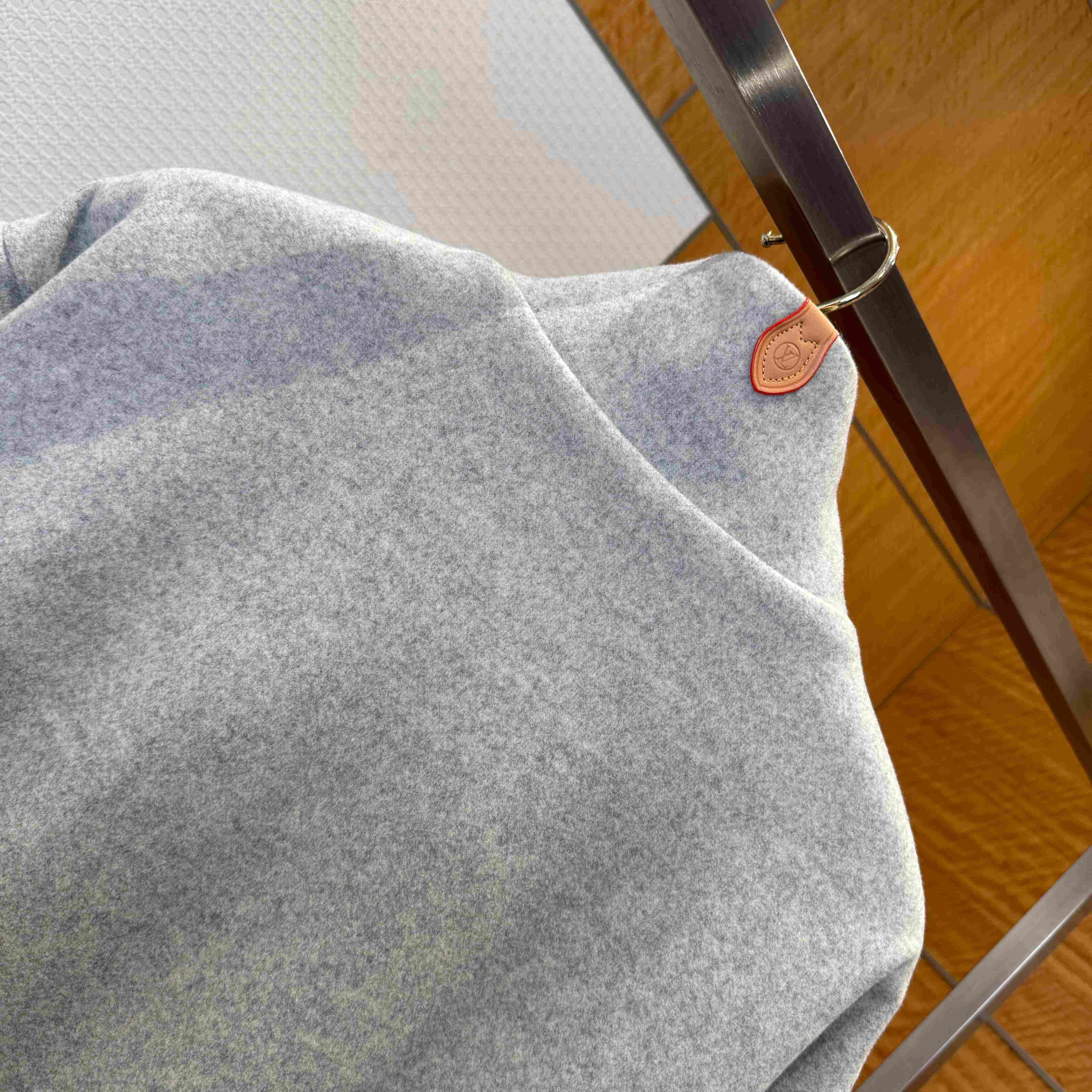 Louis Vuitton Double Face Cashmere-Wool Track Top 1AJSJ8 - DesignerGu