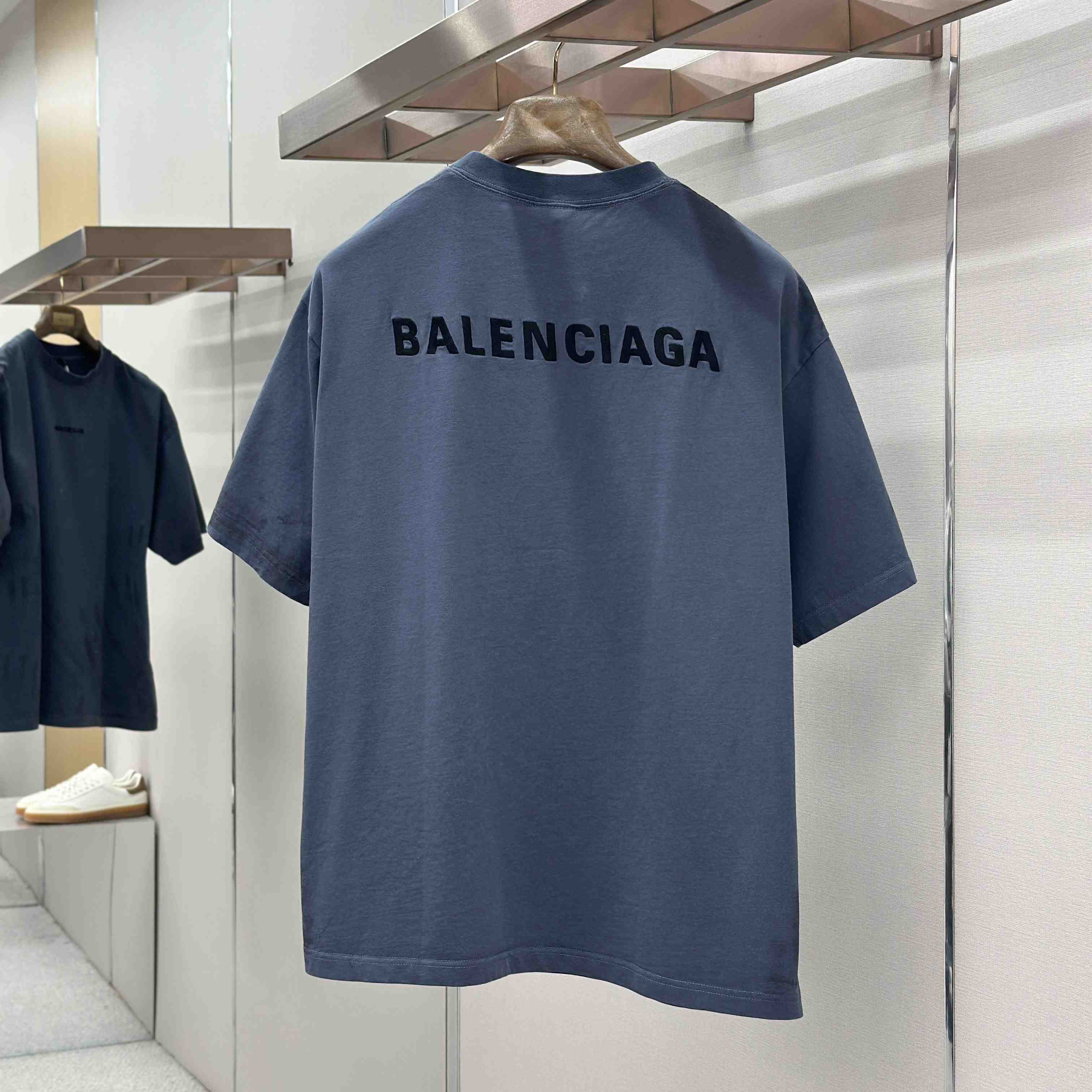 Balenciaga Balenciaga Back T-shirt Medium Fit in Faded Dark Blue - DesignerGu