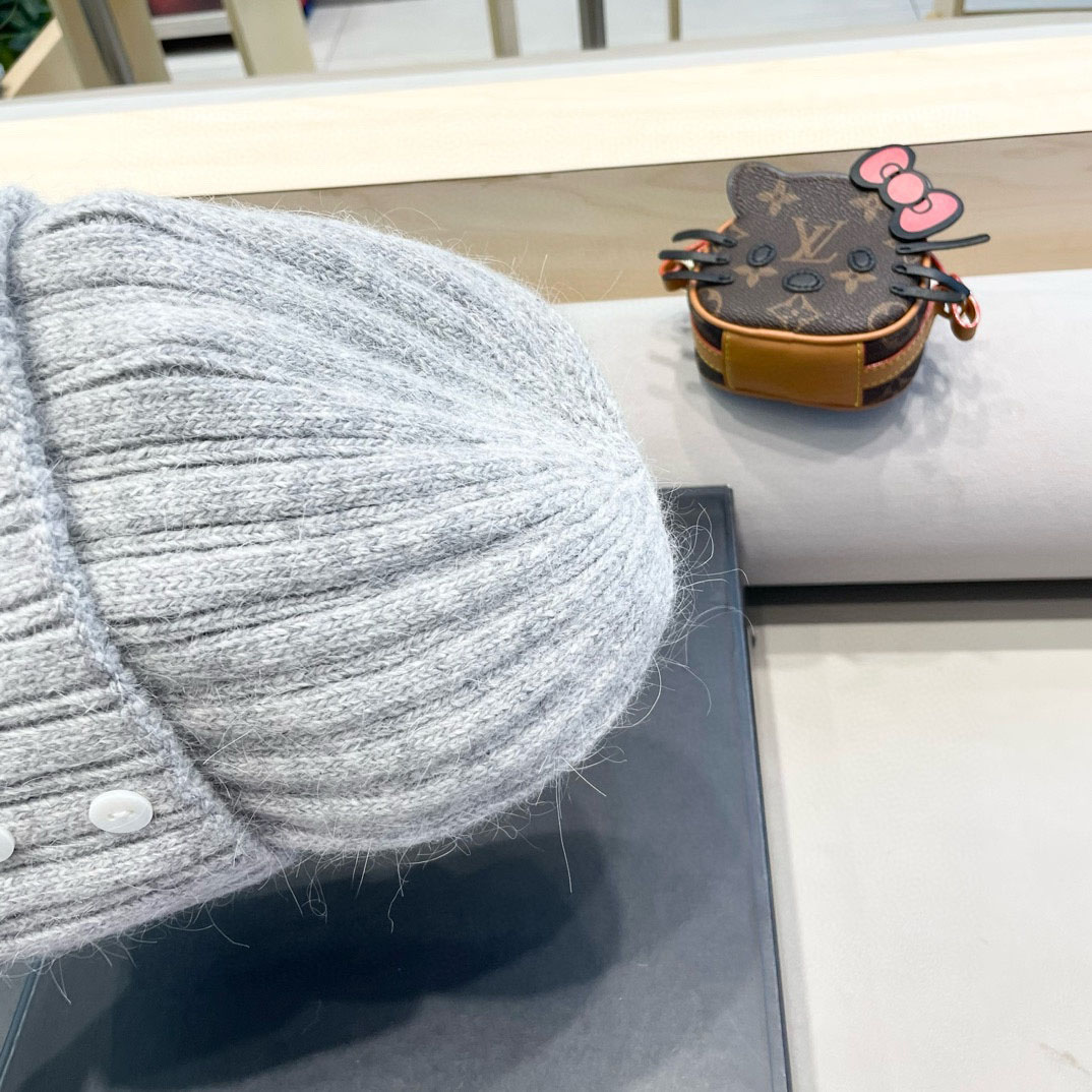 Gucci Beanie    - DesignerGu