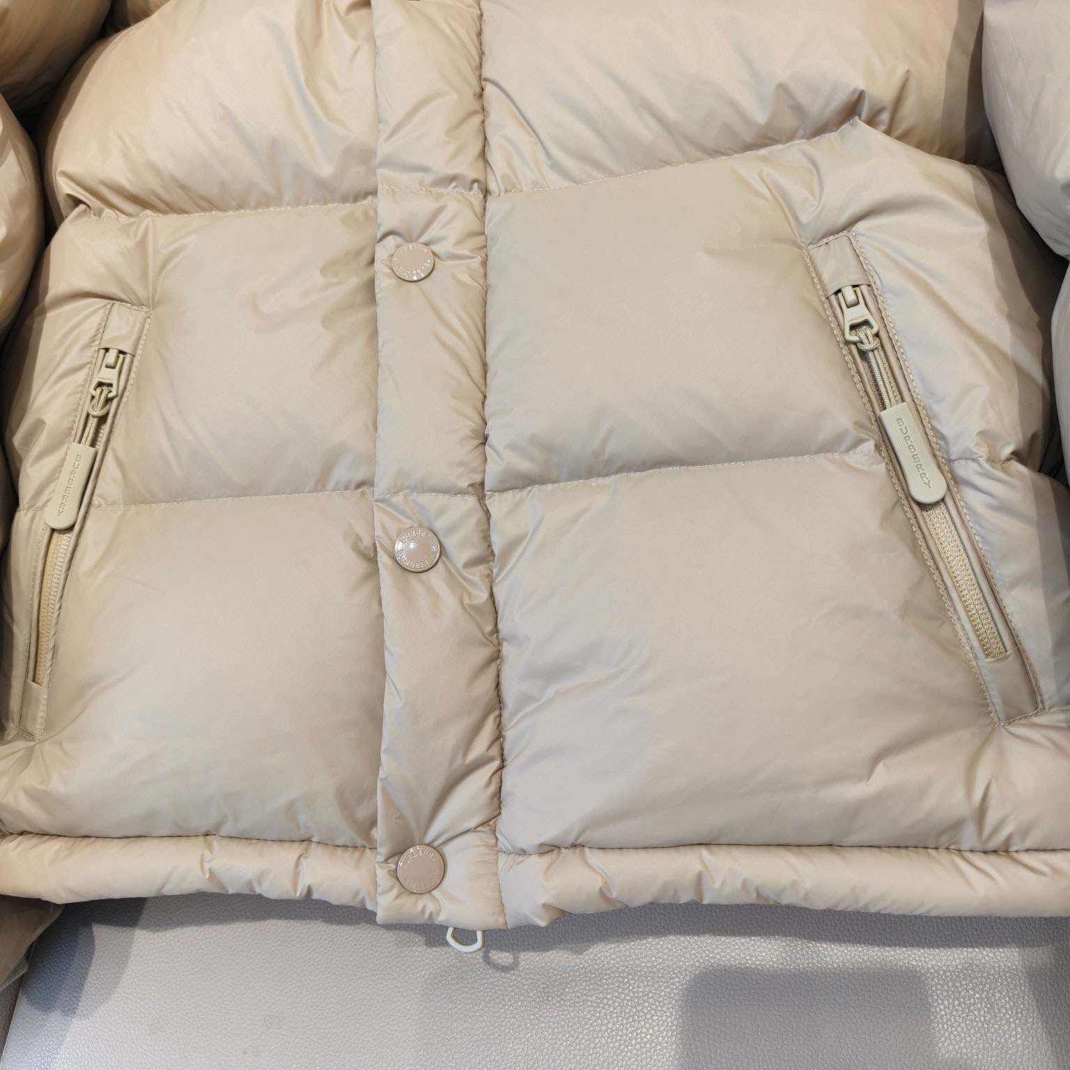 Burberry Detachable Sleeve Hooded Puffer Jacket - DesignerGu
