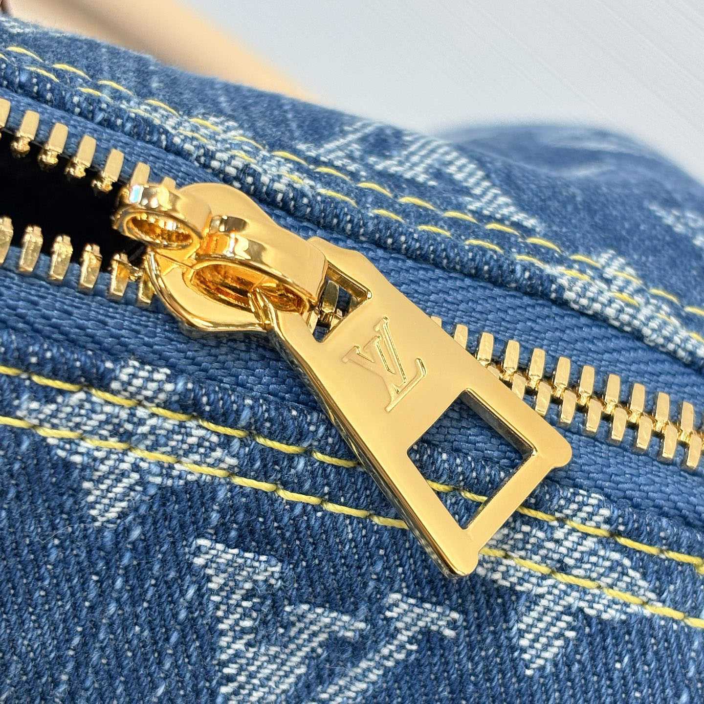 Louis Vuitton Speedy Soft 30 M14430 - DesignerGu