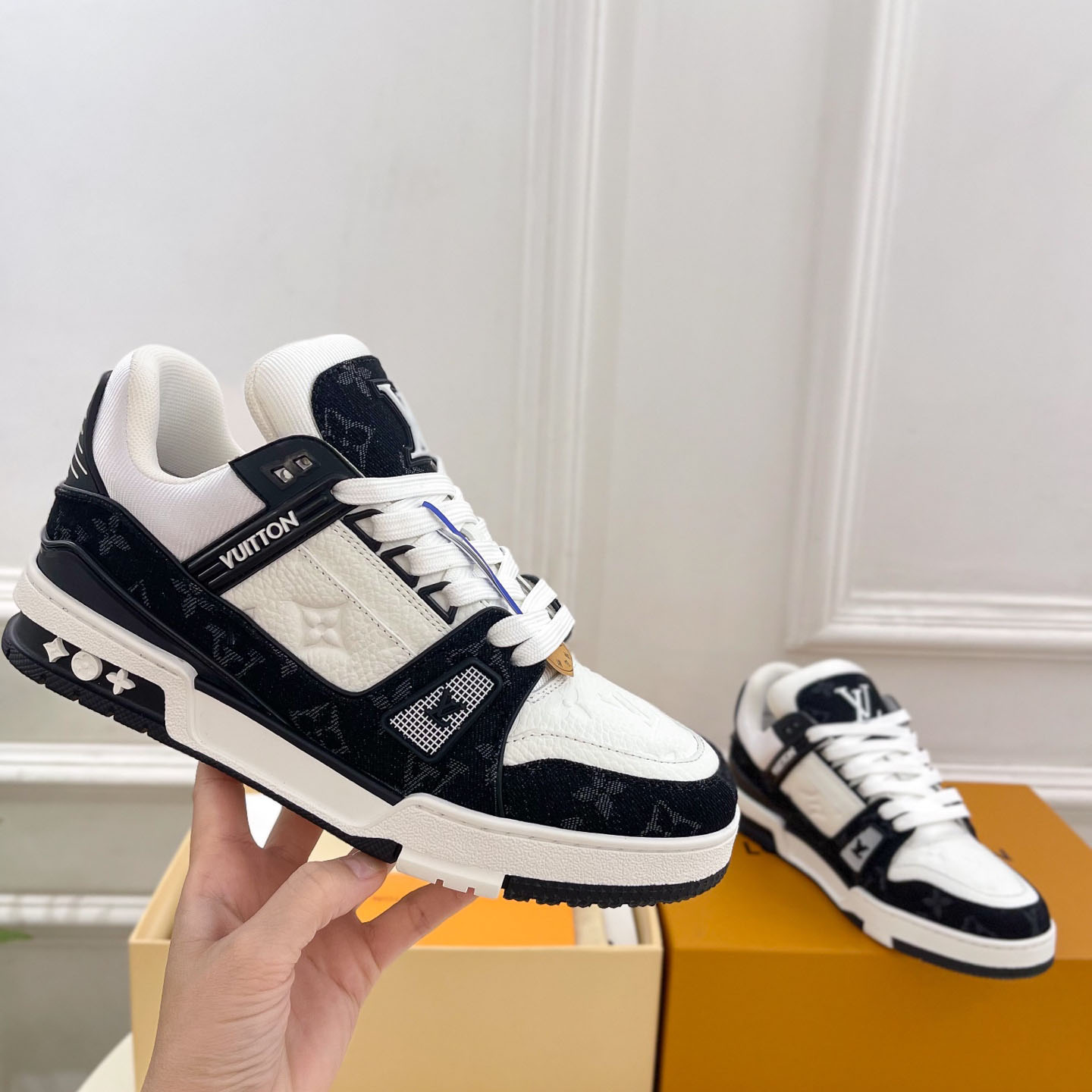 Louis Vuitton  LV Trainer Sneaker 1A9JGL - DesignerGu