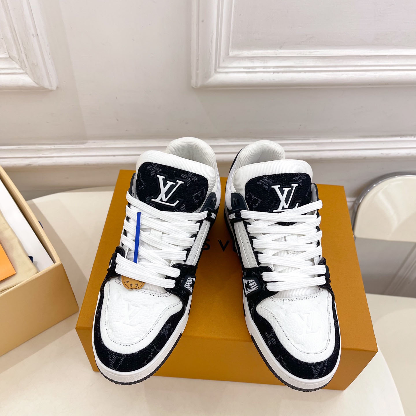 Louis Vuitton  LV Trainer Sneaker 1A9JGL - DesignerGu