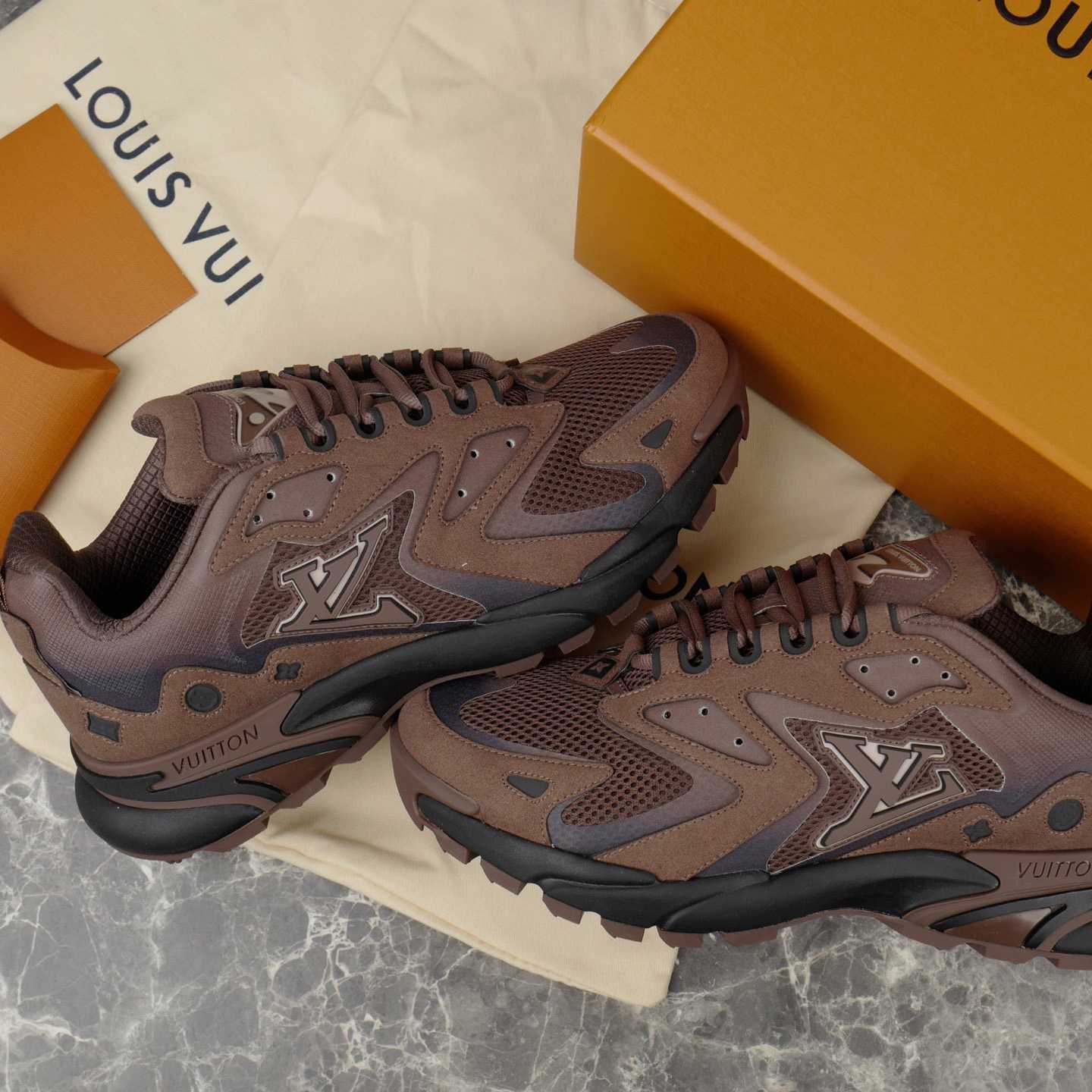 Louis Vuitton LV Runner Tatic Sneaker 1AJAPO - DesignerGu