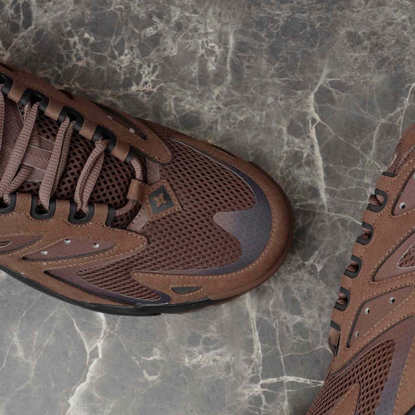 Louis Vuitton LV Runner Tatic Sneaker 1AJAPO - DesignerGu