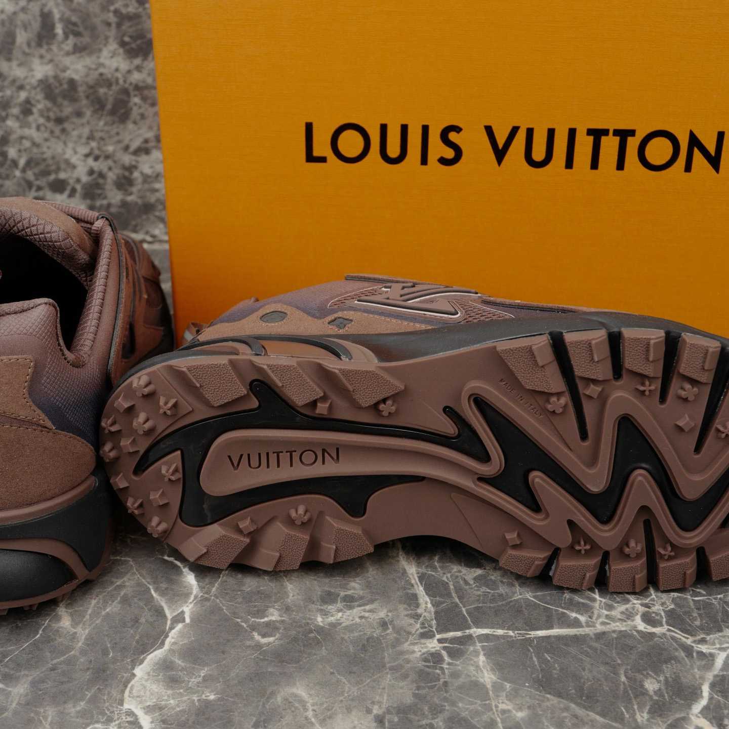Louis Vuitton LV Runner Tatic Sneaker 1AJAPO - DesignerGu
