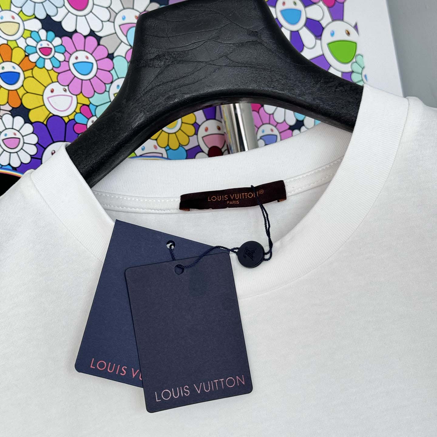Louis Vuitton Printed Signature T-Shirt     1AJRDA - DesignerGu