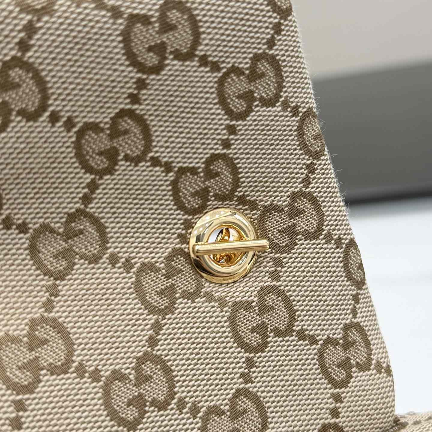 Gucci GG Marmont Mini Shoulder Bag - DesignerGu