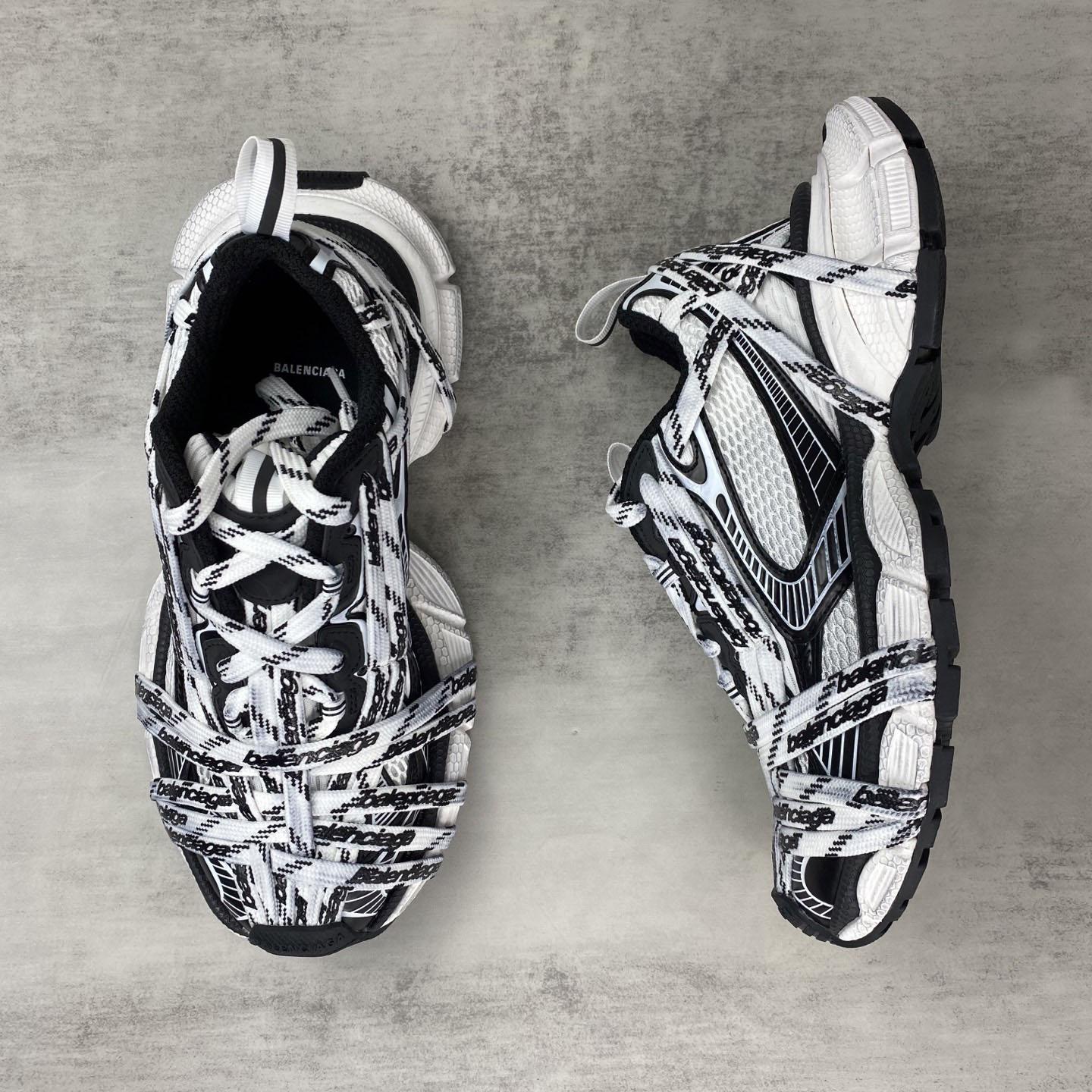 Balenciaga Balenciaga 3XL Extreme Laces Logo Sneaker - DesignerGu