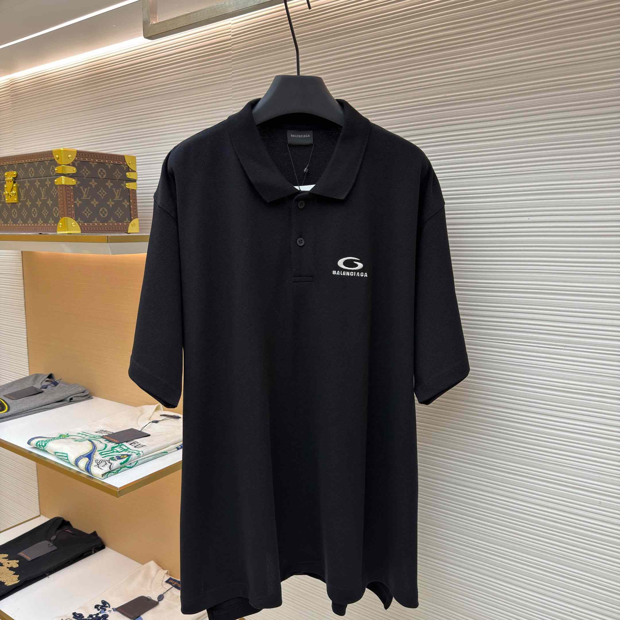 Balenciaga Laurel Classic Regular Polo In Black - DesignerGu