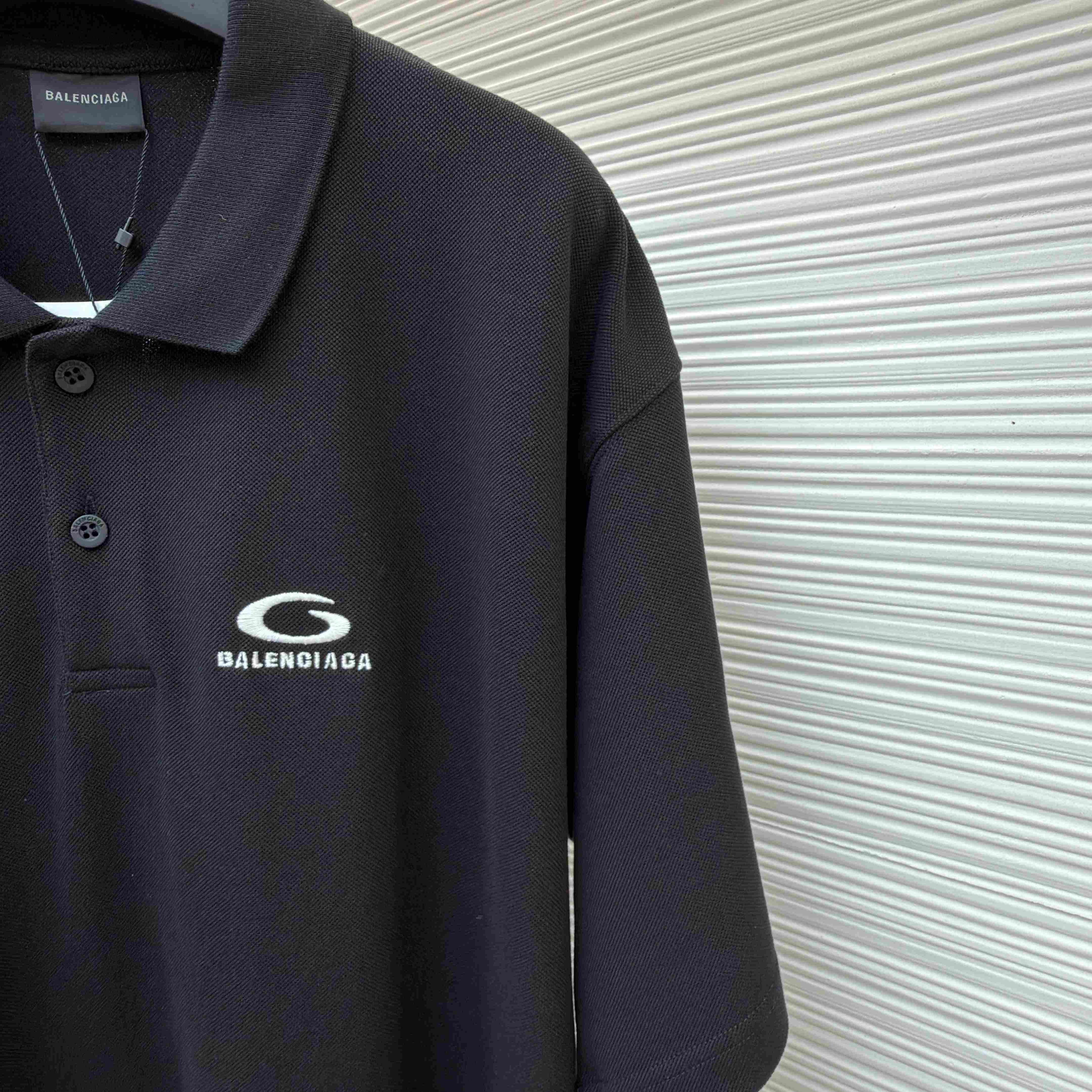 Balenciaga Laurel Classic Regular Polo In Black - DesignerGu