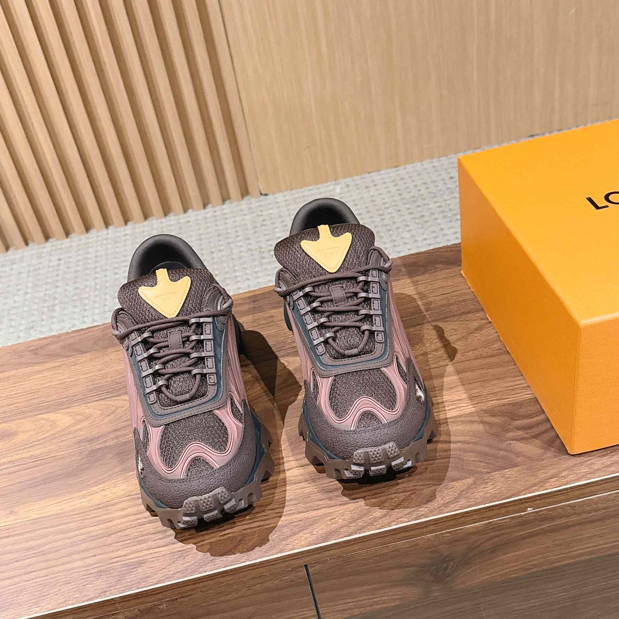 Louis Vuitton Summit Sneaker 1AJAGO - DesignerGu
