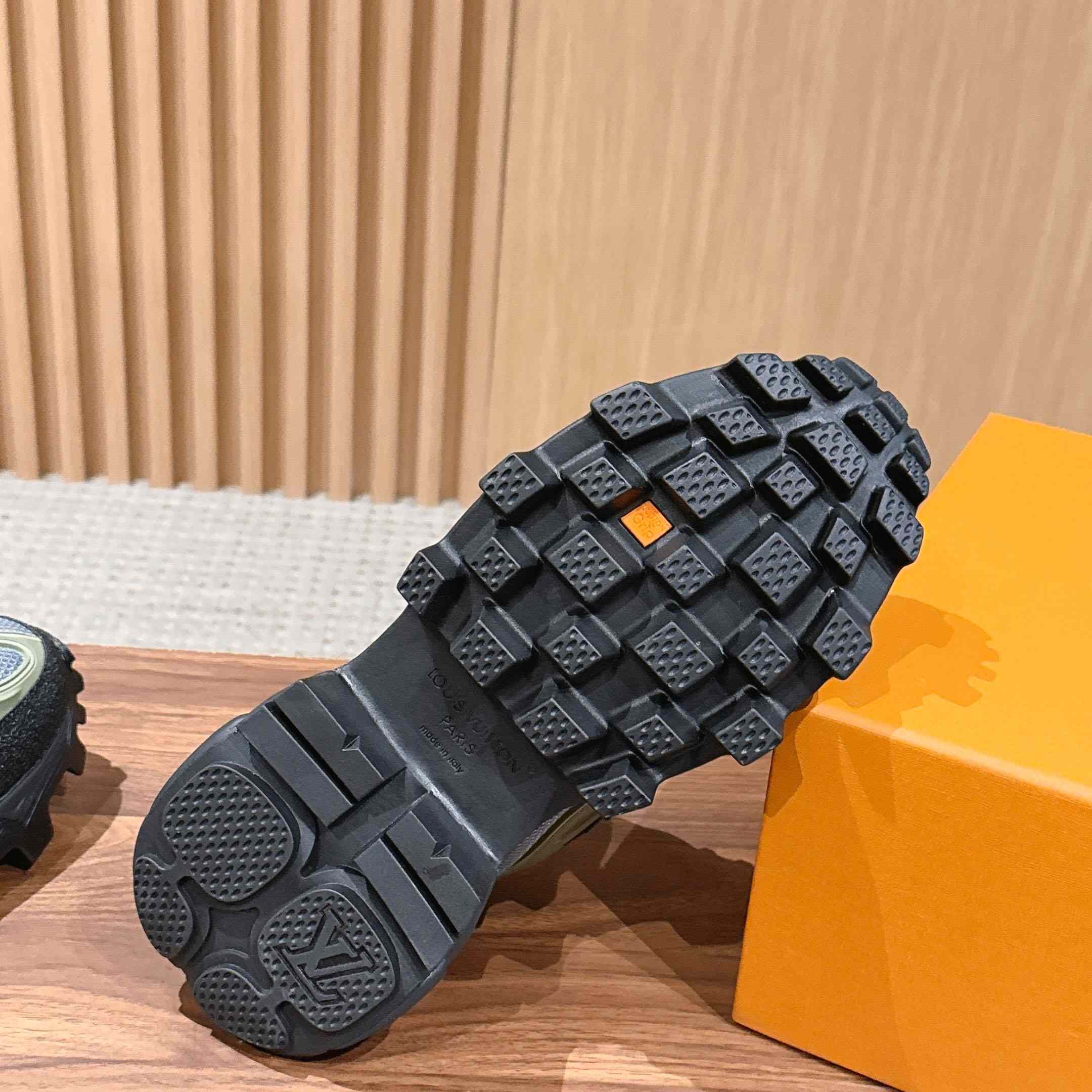 Louis Vuitton Summit Sneaker 1AJAFU - DesignerGu