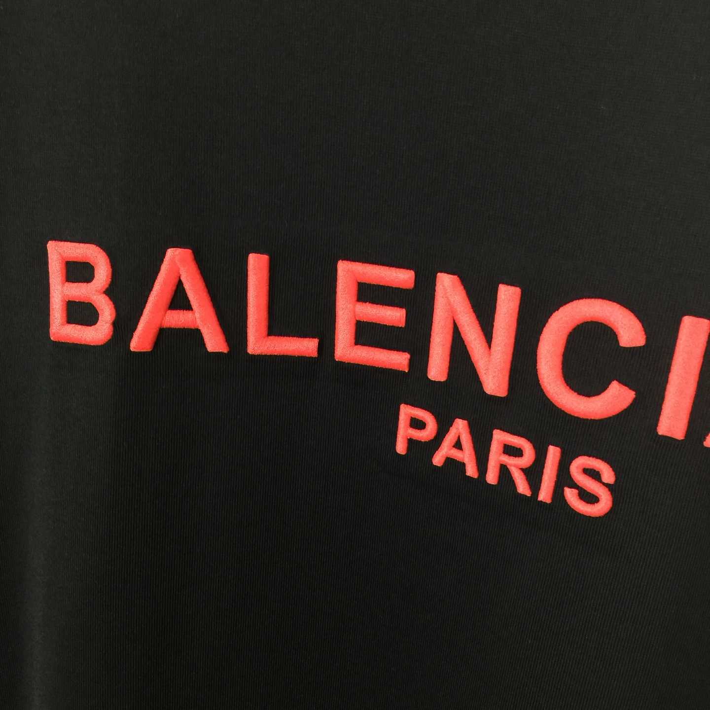 Balenciaga T-shirt Medium Fit  - DesignerGu